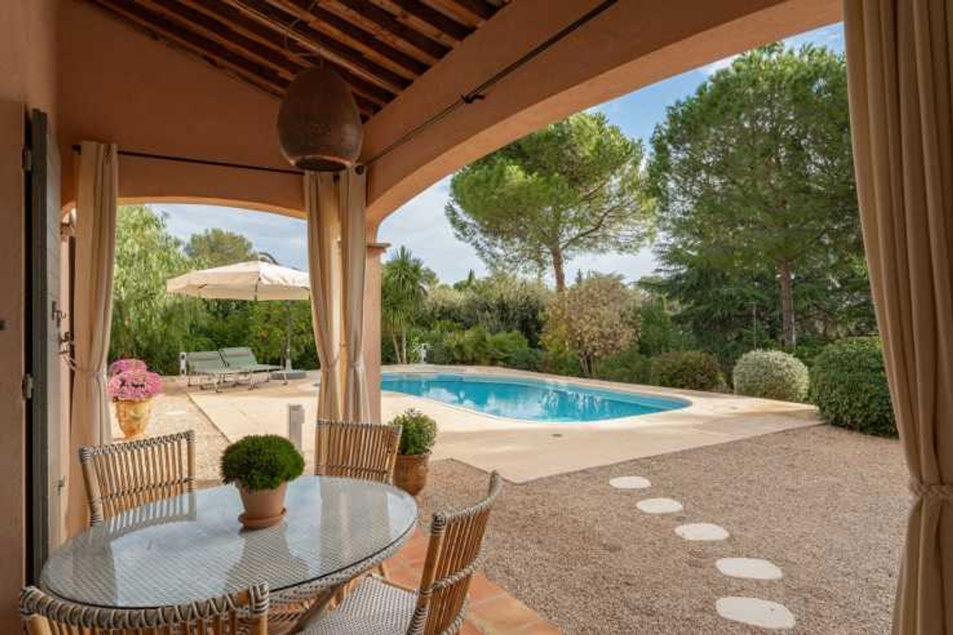 House in Biot, Provence-Alpes-Cote d'Azur 11187218