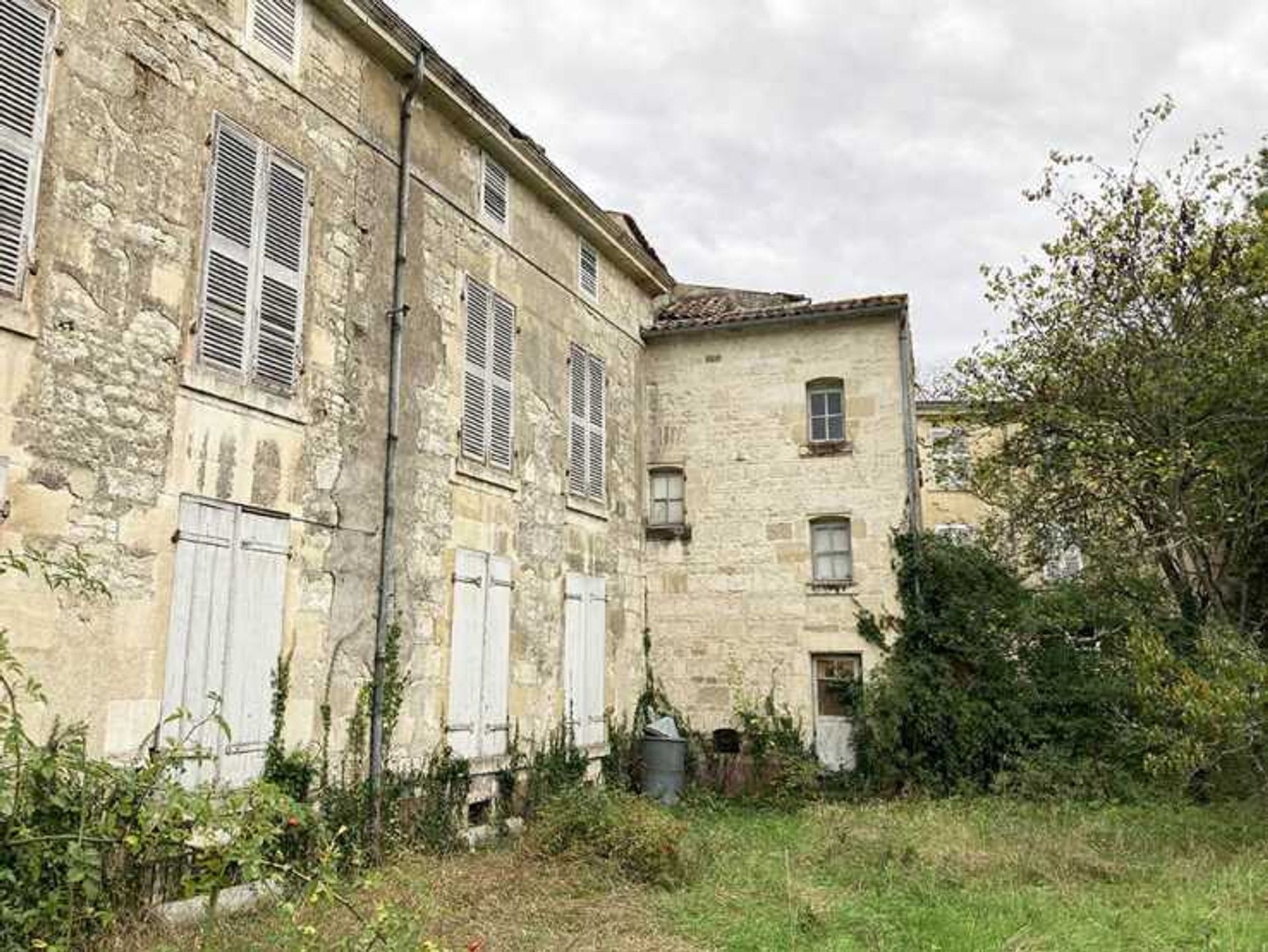 rumah dalam Fontenay-le-Comte, Pays de la Loire 11187255