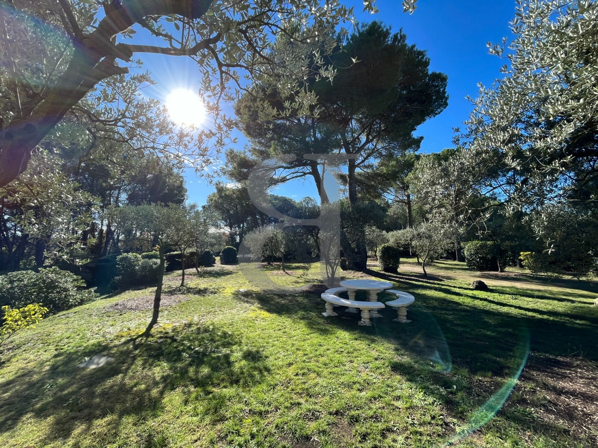 Hus i Loriol-du-Comtat, Provence-Alpes-Côte d'Azur 11187427