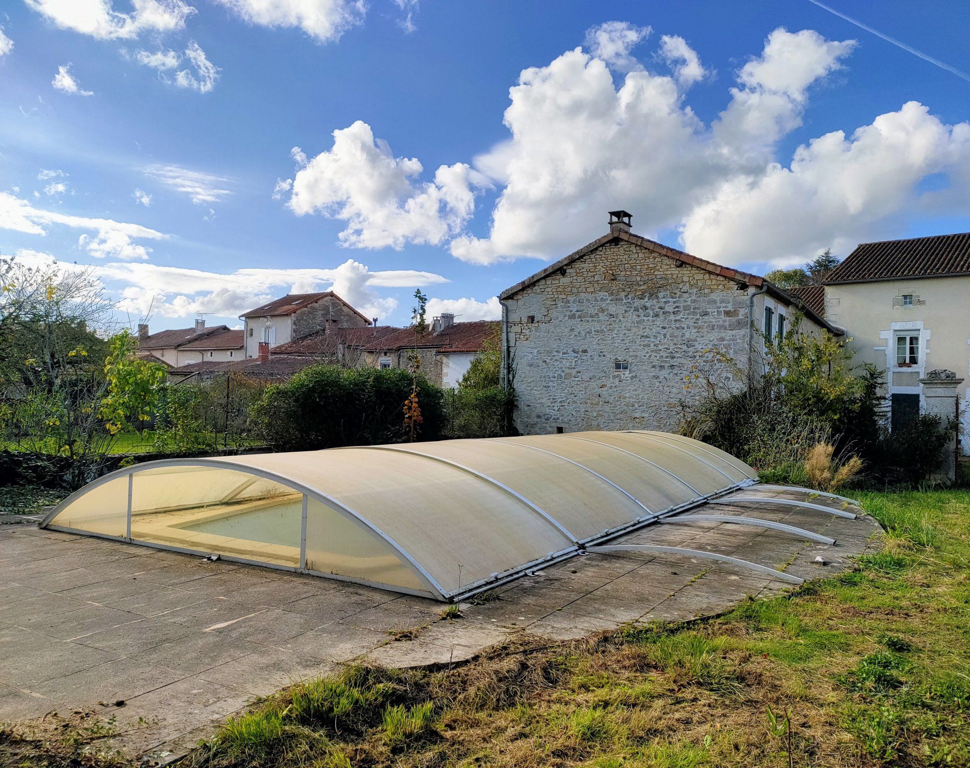 Talo sisään Saint-Claud, Nouvelle-Aquitaine 11187478