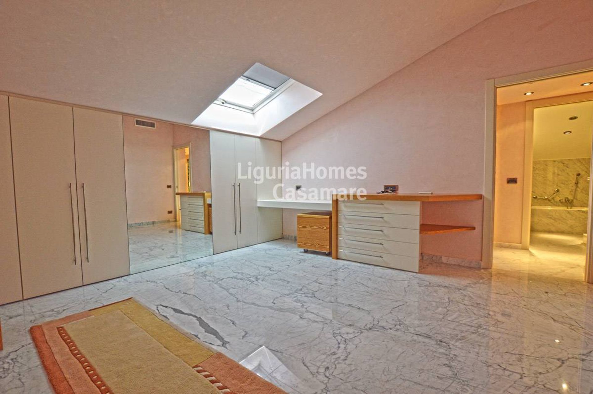 Condominio en Bordighera, Liguria 11187496