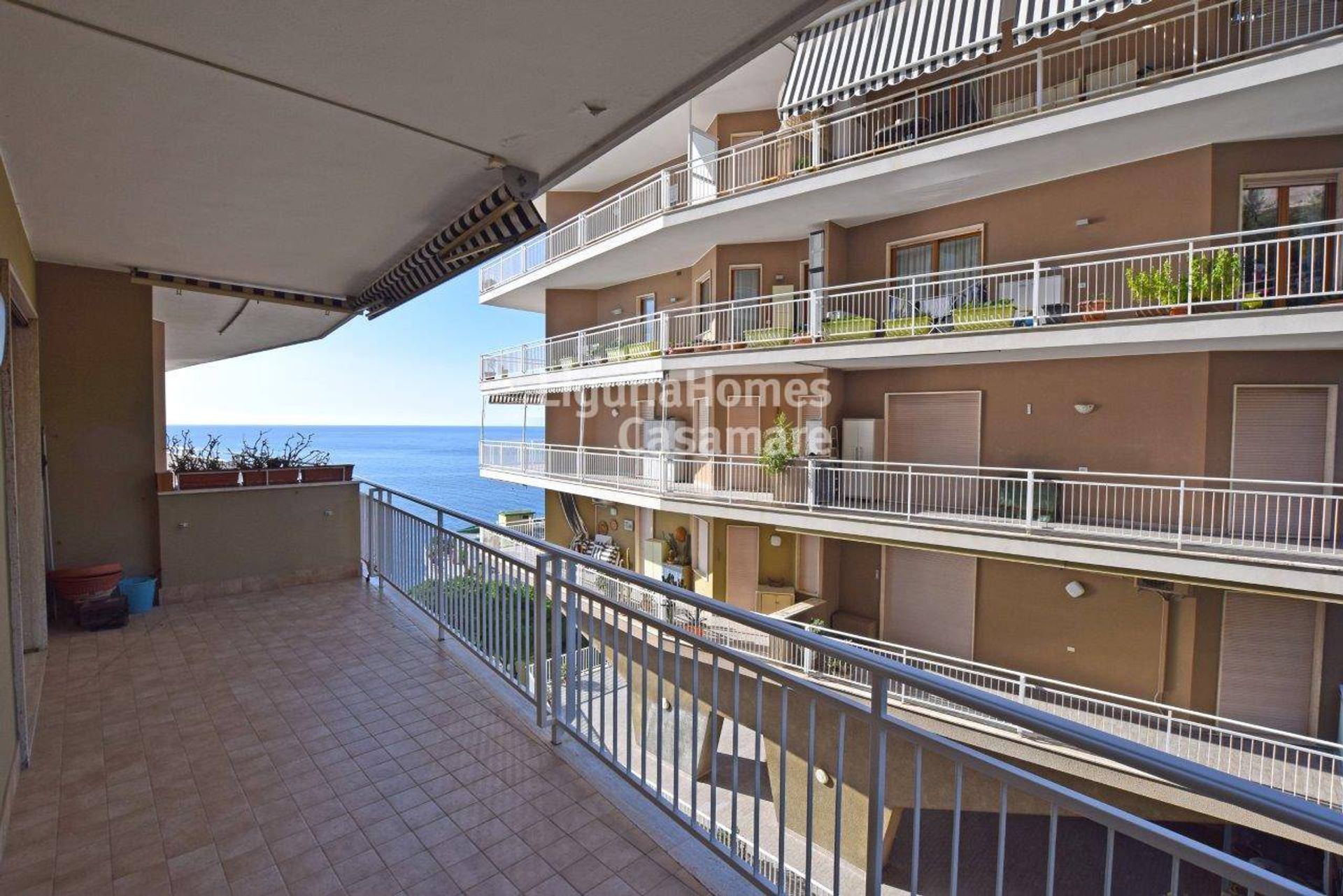 Condominio nel Ospedaletti, Liguria 11187501