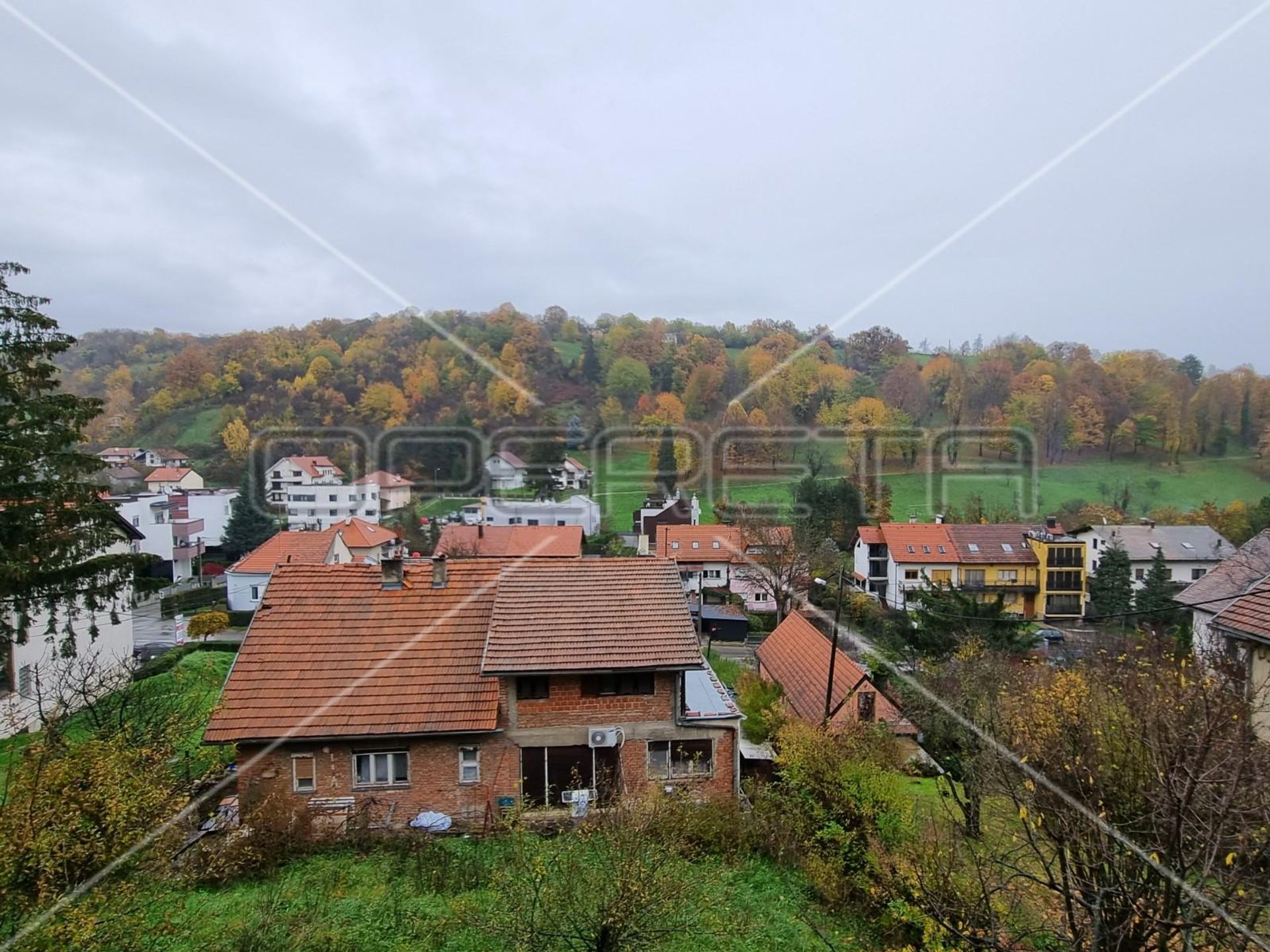 Rumah di Gracani, Zagreb, Lulusan 11189425