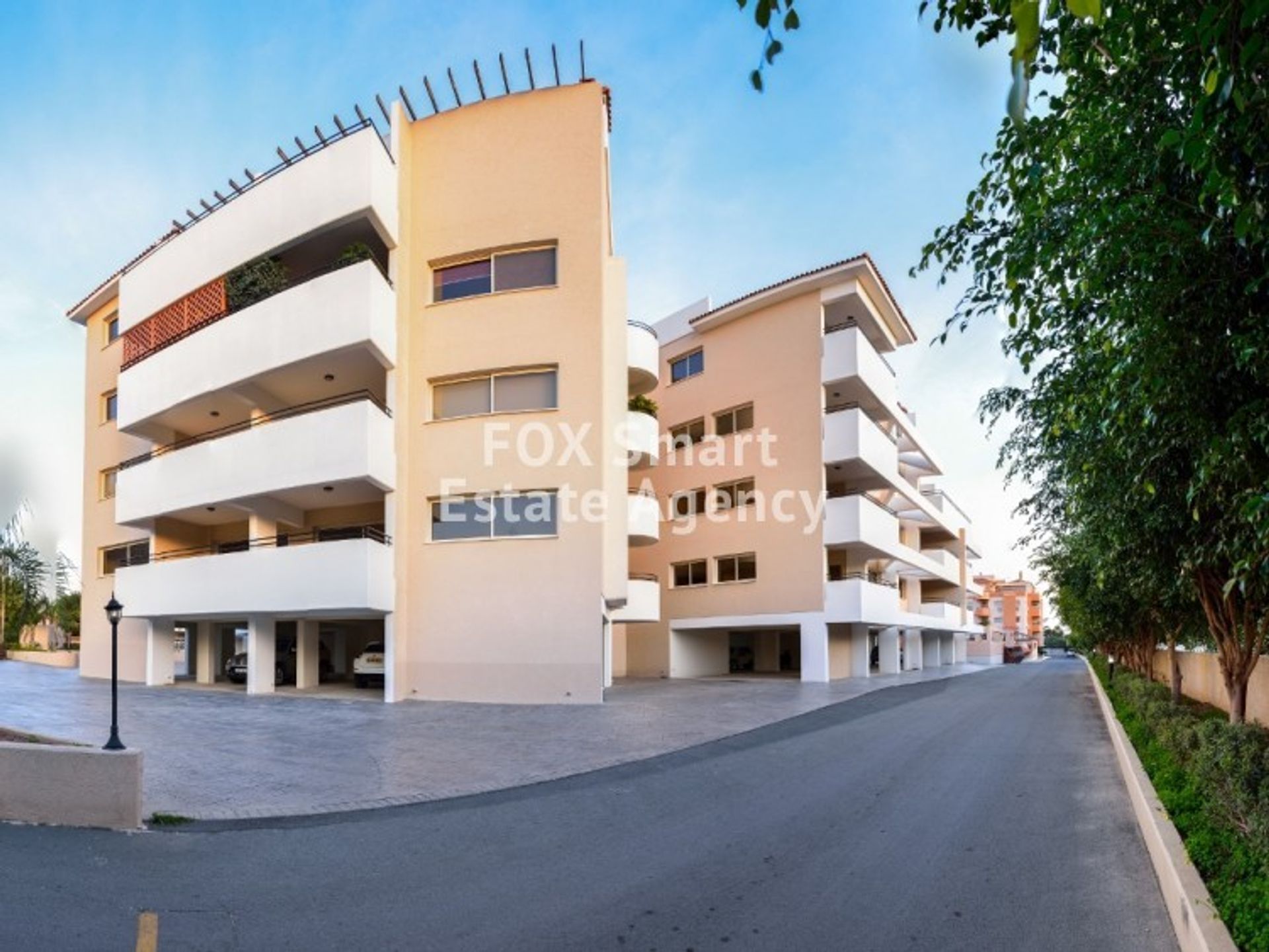 Condominium in Mouttagiaka, Lemesos 11189551