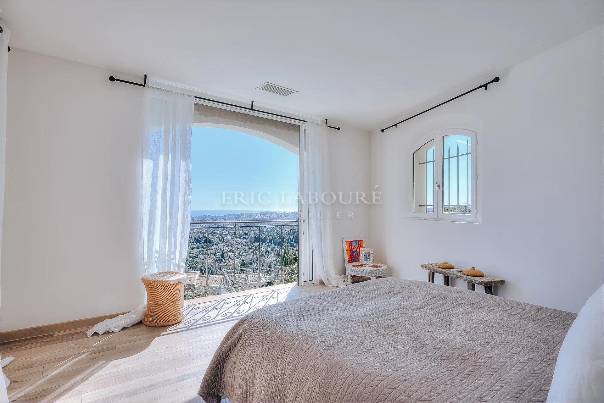 σπίτι σε Mougins, Alpes-Maritimes 11190079