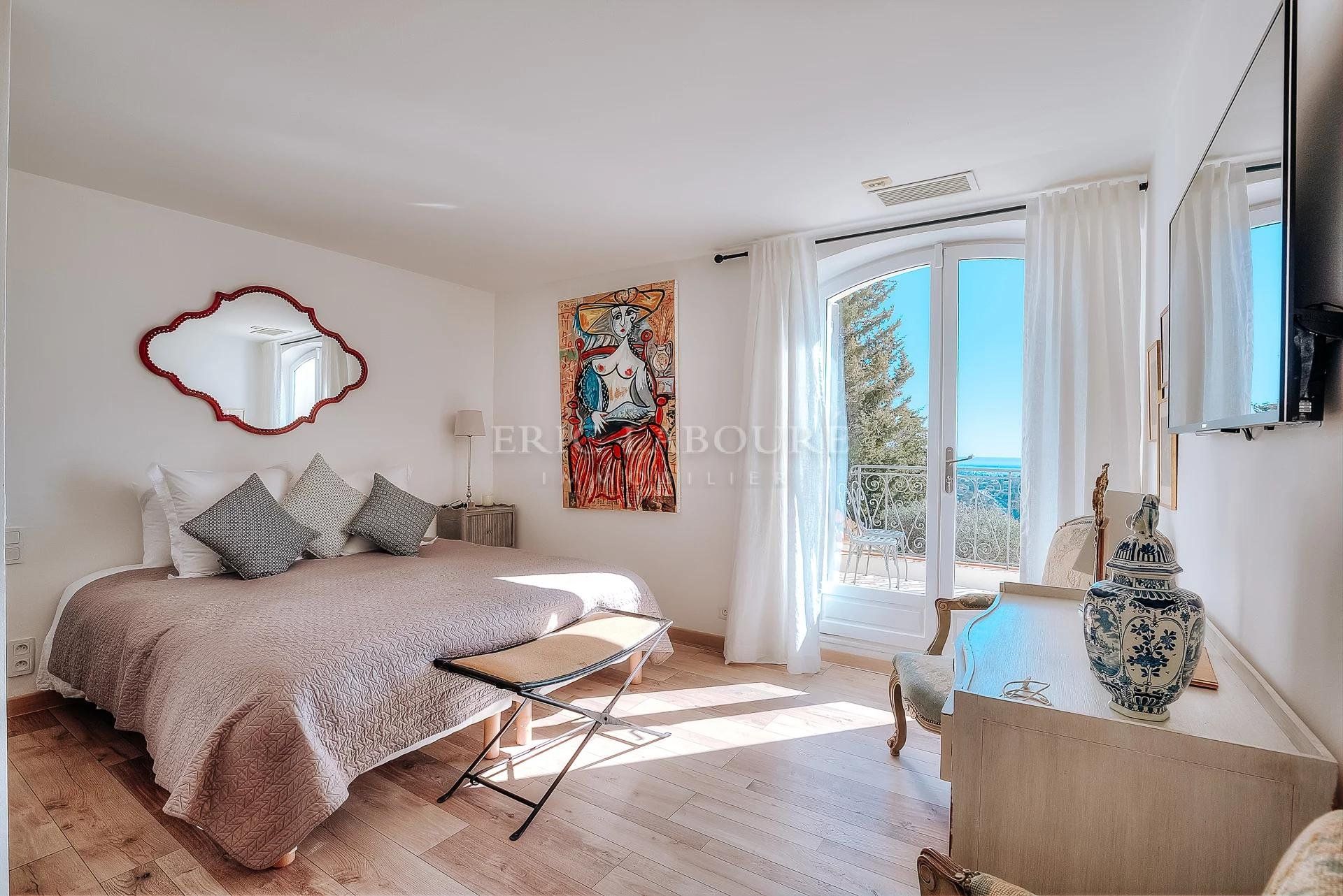 σπίτι σε Mougins, Alpes-Maritimes 11190079