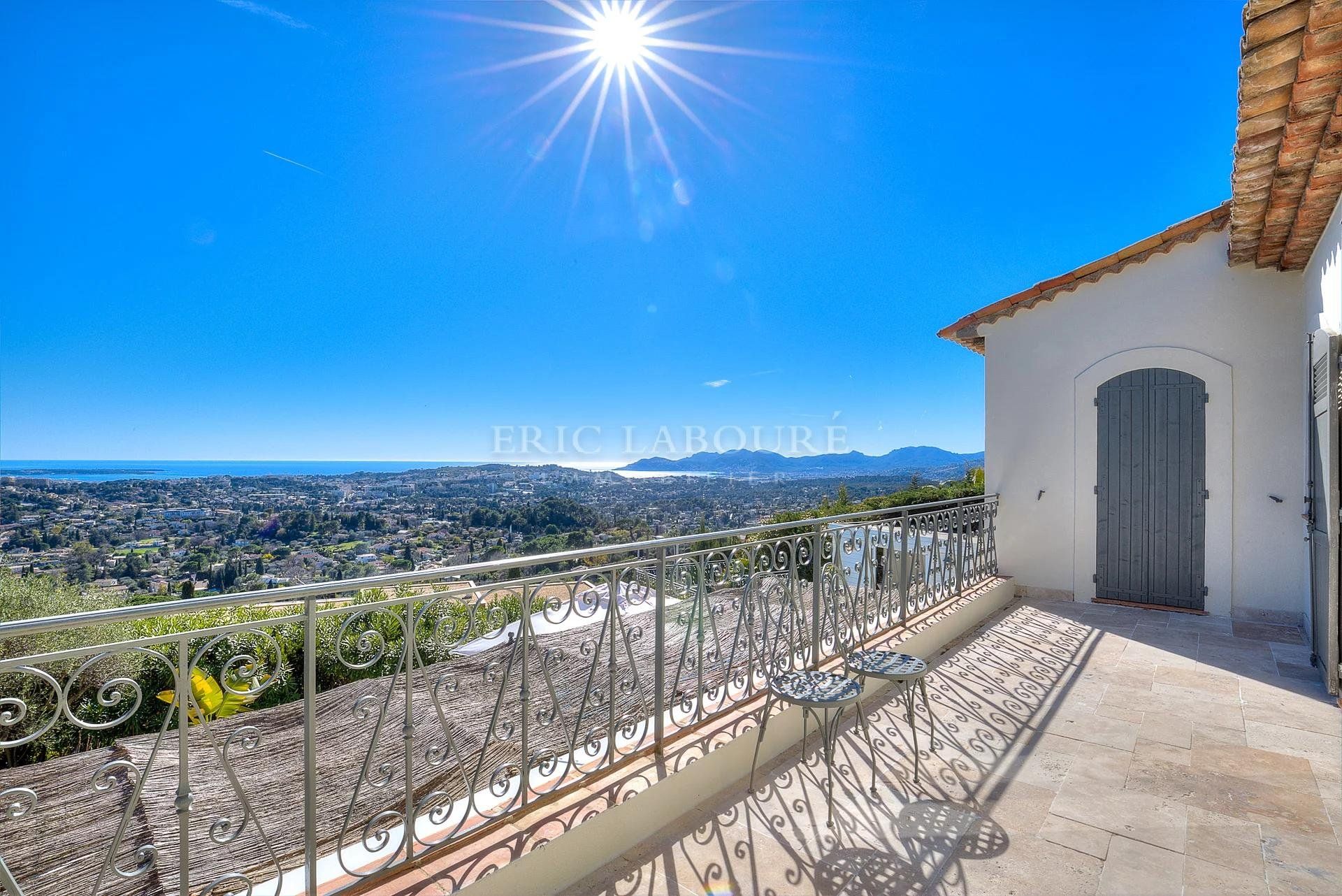 σπίτι σε Mougins, Alpes-Maritimes 11190079