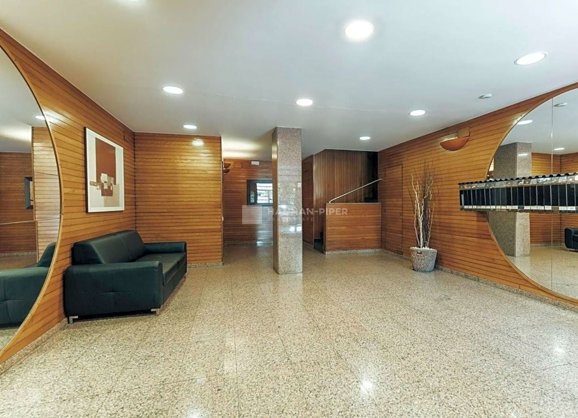 عمارات في Barcelona, 83 Gran Via de Carles III 11190193