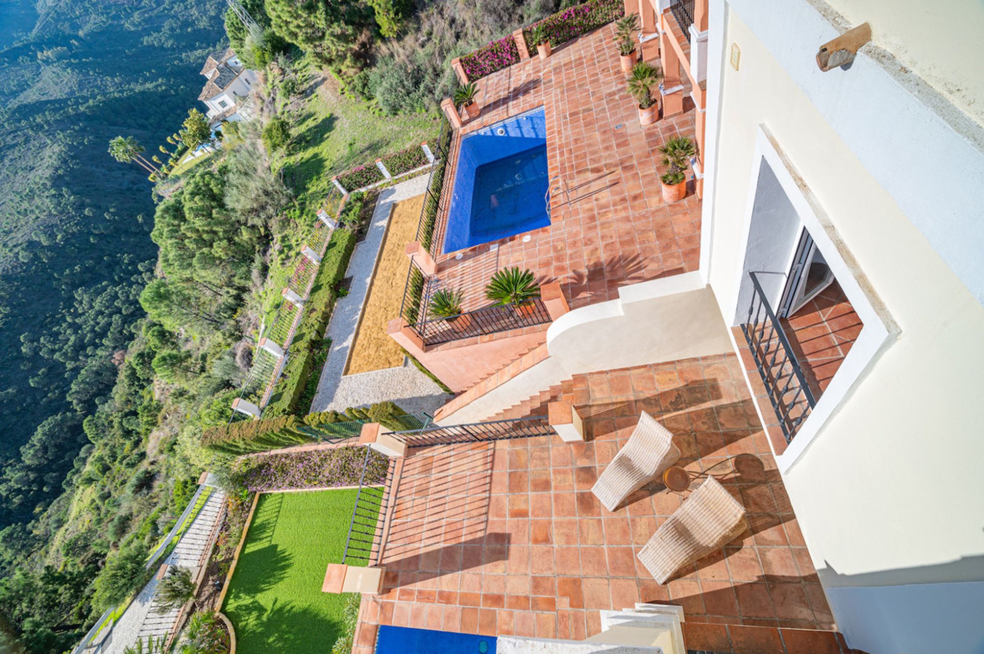 Multiple Houses in Benahavís, Andalucía 11191054