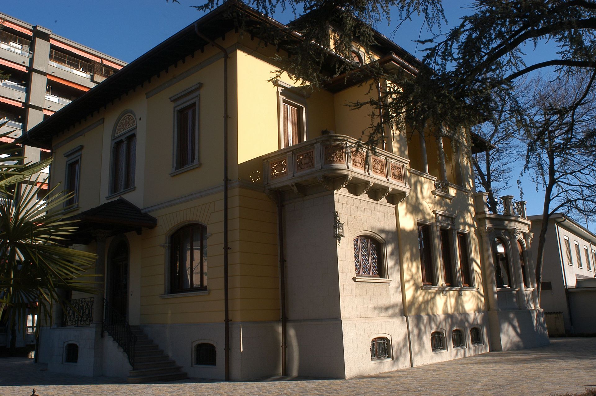 Rumah di Chiasso, Ticino 11192384