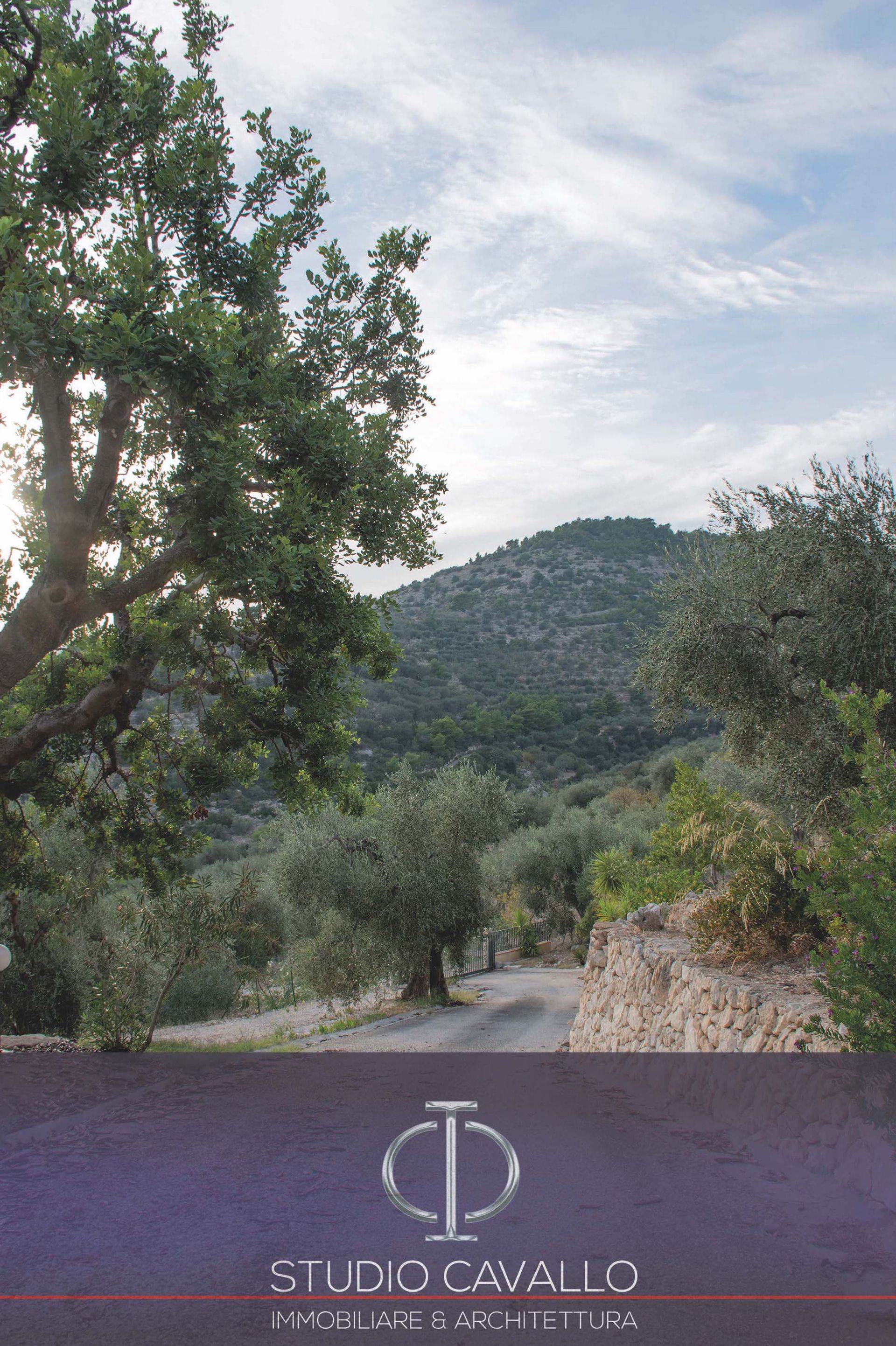 σπίτι σε Monte Sant'Angelo, Puglia 11192391