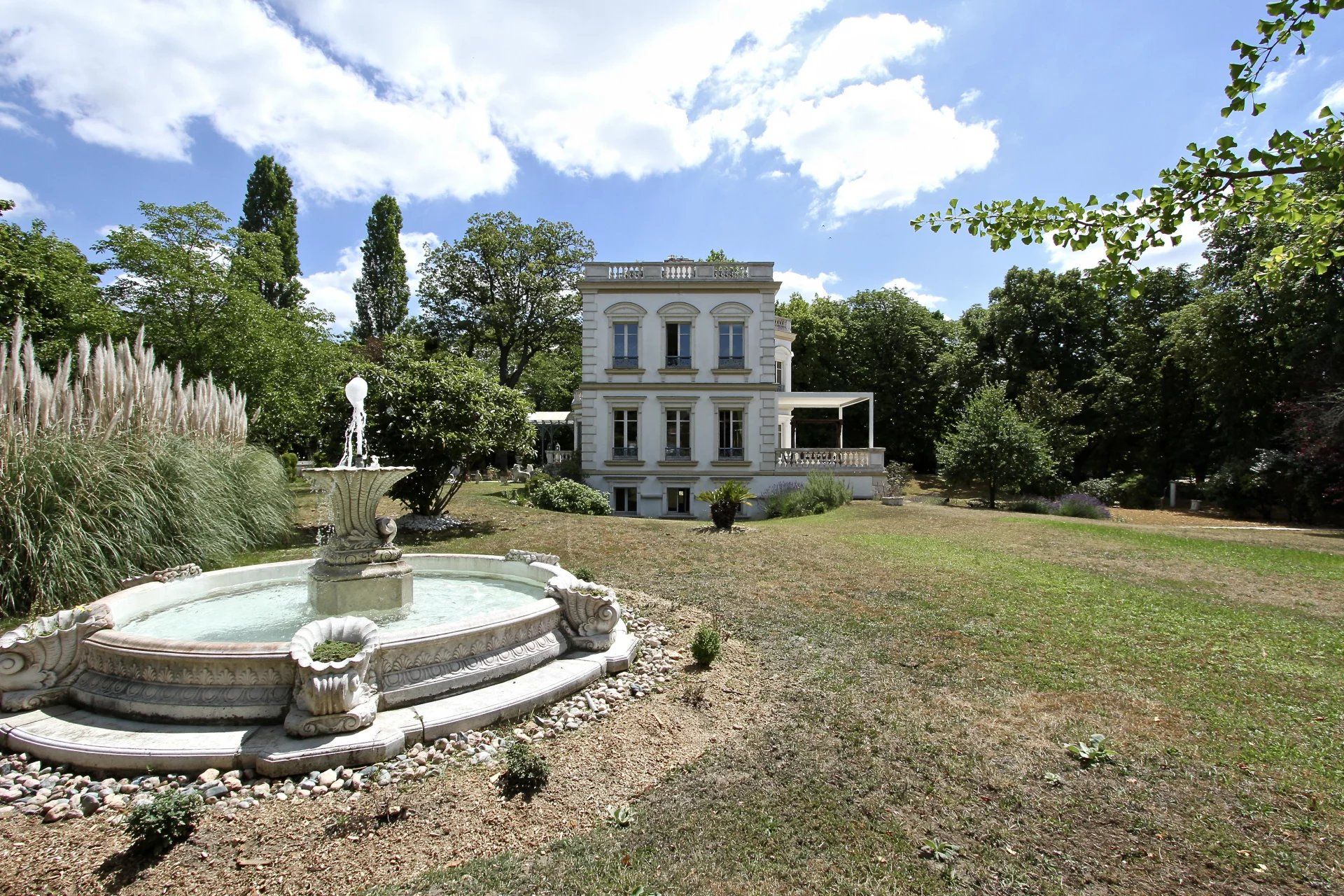 Haus im Le Vésinet, Yvelines 11192842