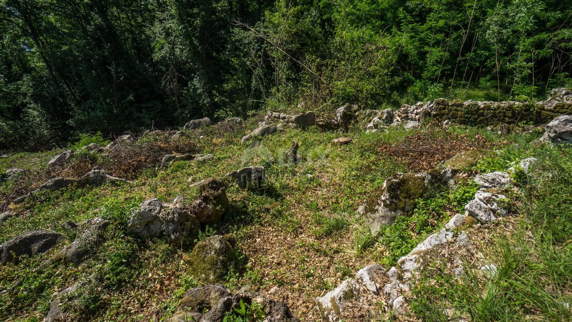 土地 在 Lovran, Primorje-Gorski Kotar County 11193620