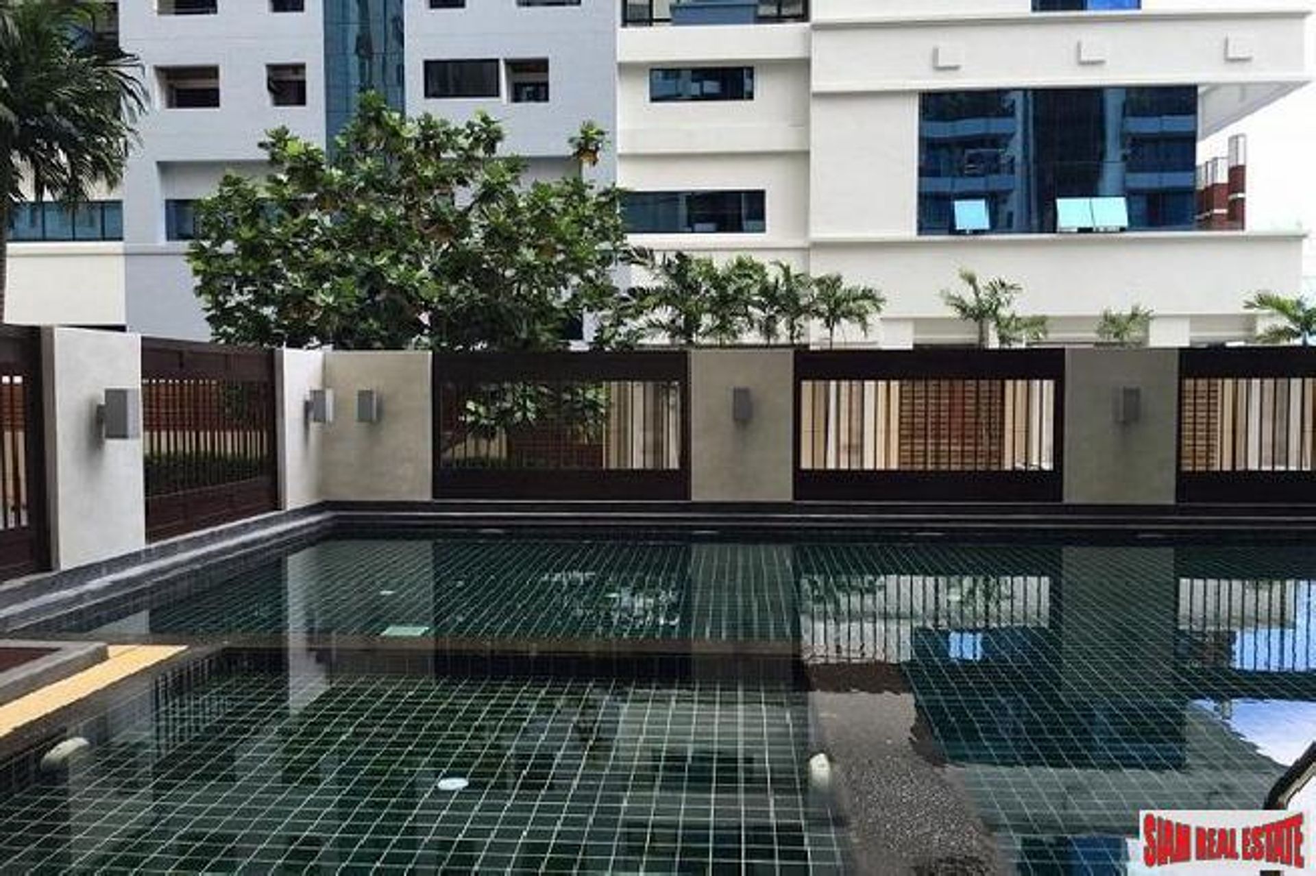 Condominium in Watthana, Krung Thep Maha Nakhon 11194587