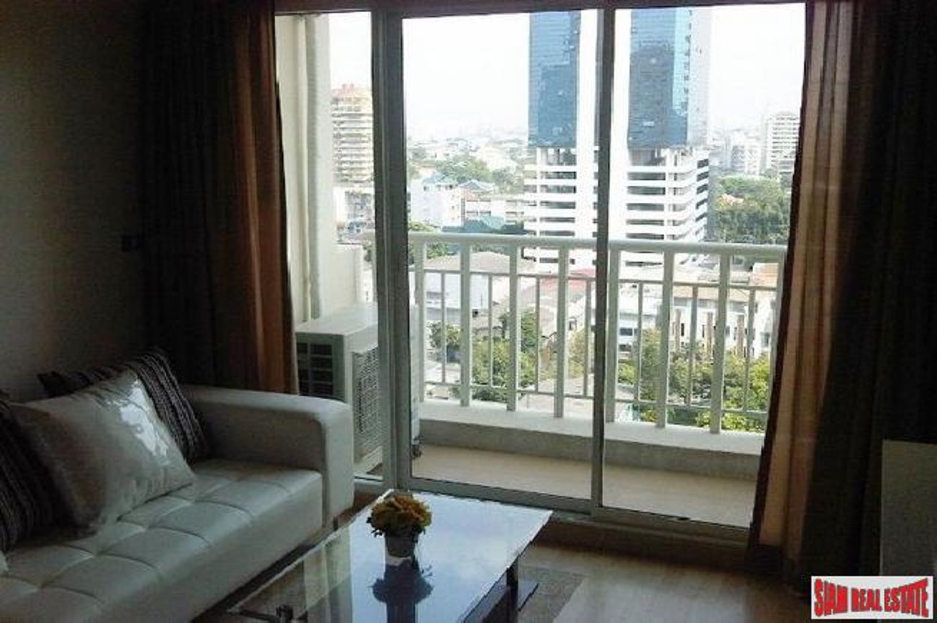 Condominium in Watthana, Krung Thep Maha Nakhon 11194587