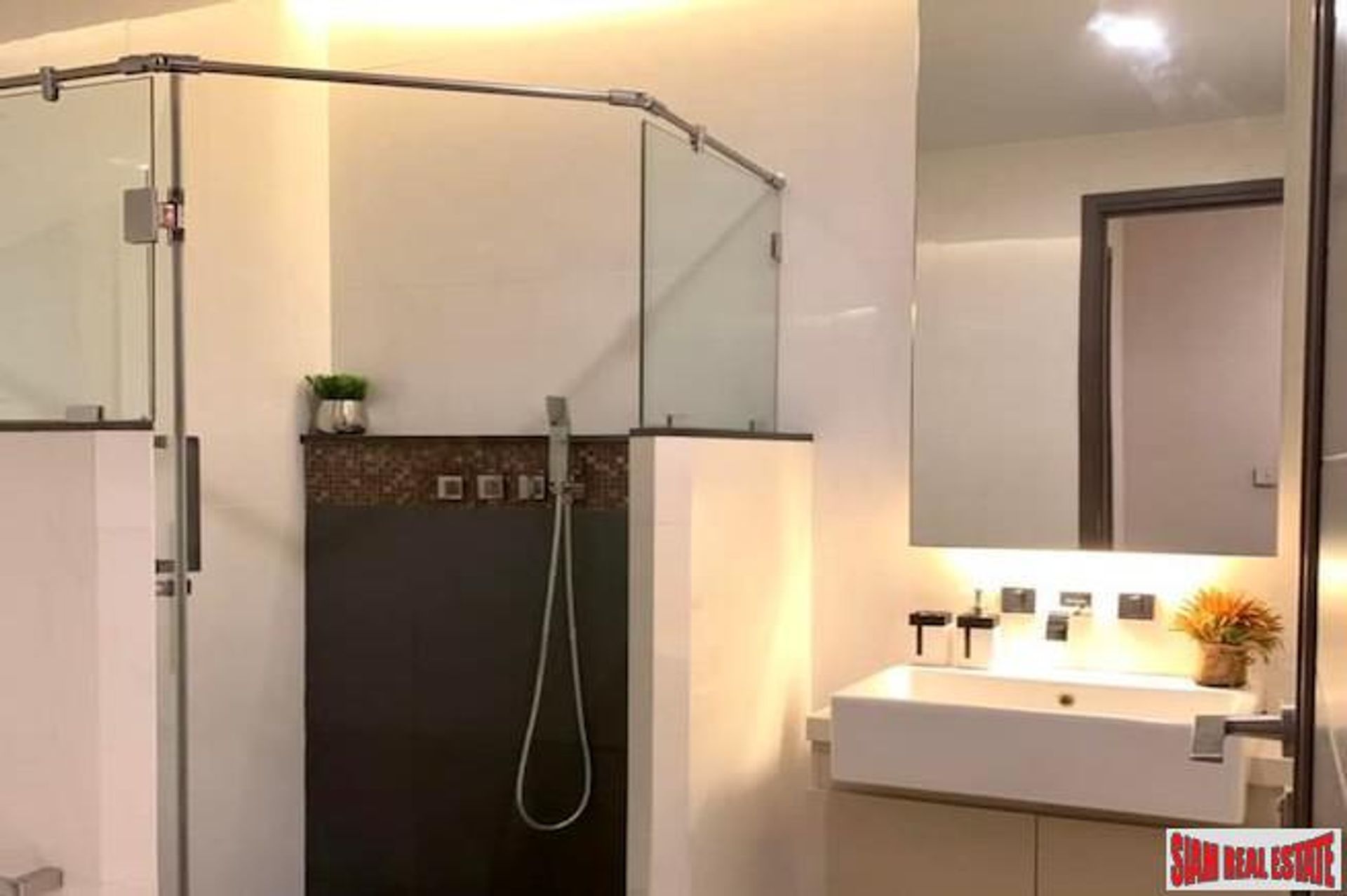 Condominium in , Krung Thep Maha Nakhon 11195068