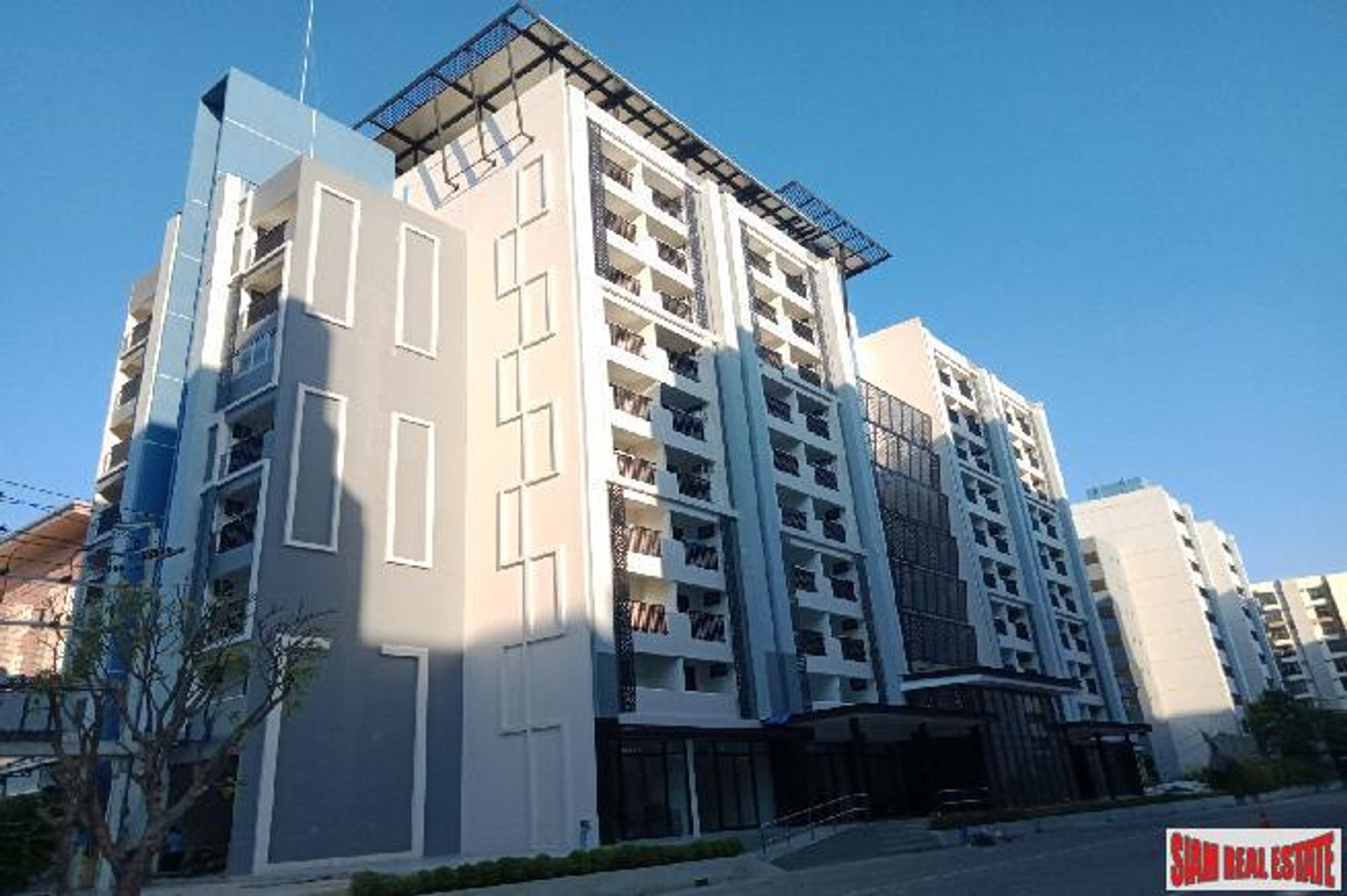 Condominium in Ban Khlong Samrong, Samut Prakan 11195428