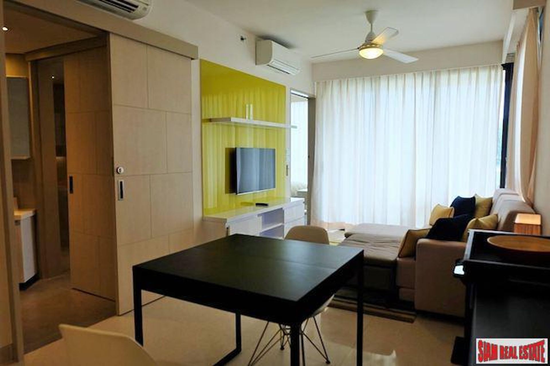 Condominium in Ban Choeng Thale, Phuket 11195512