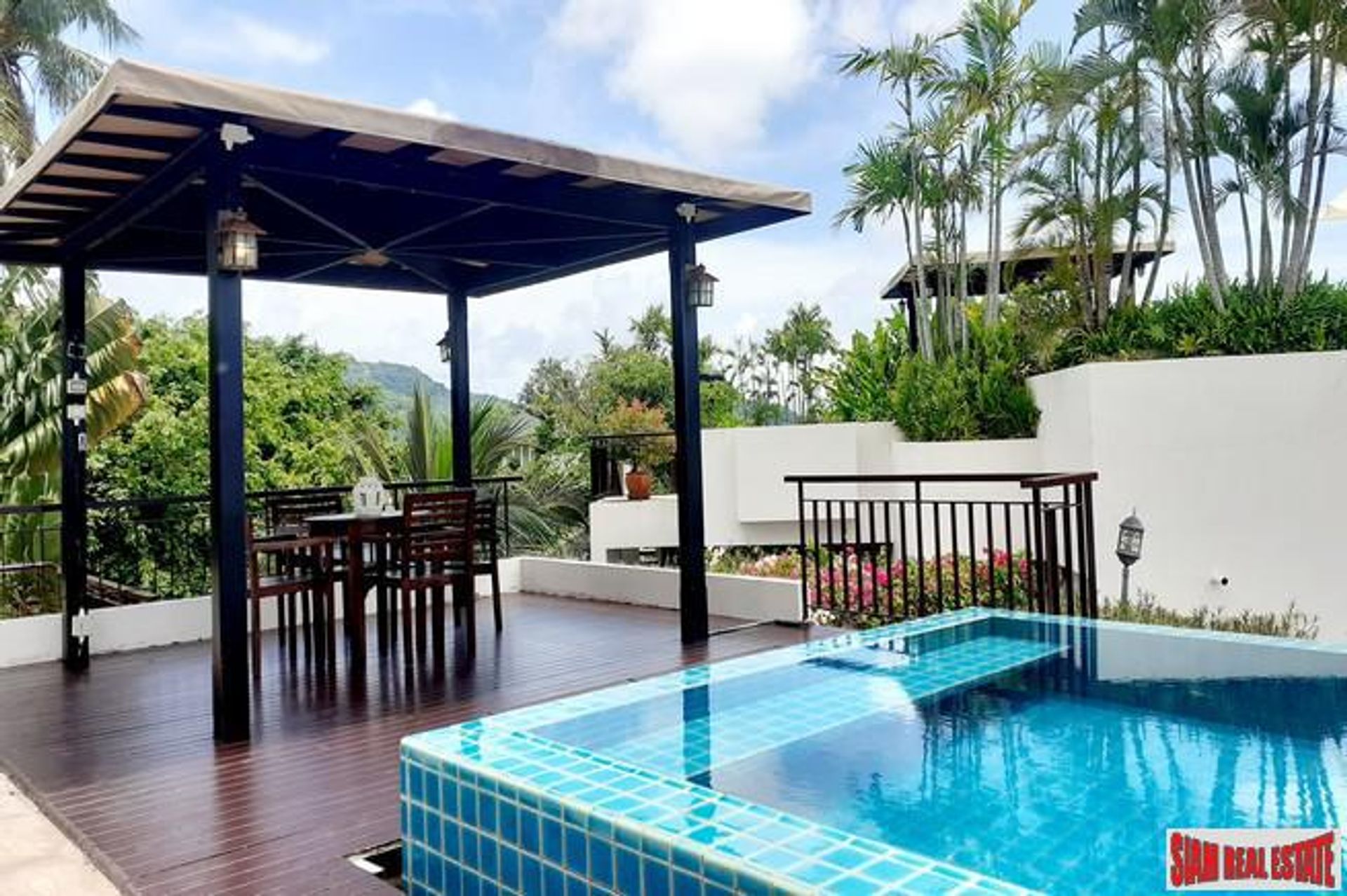 Condominium in Ban Kata, Phuket 11195639