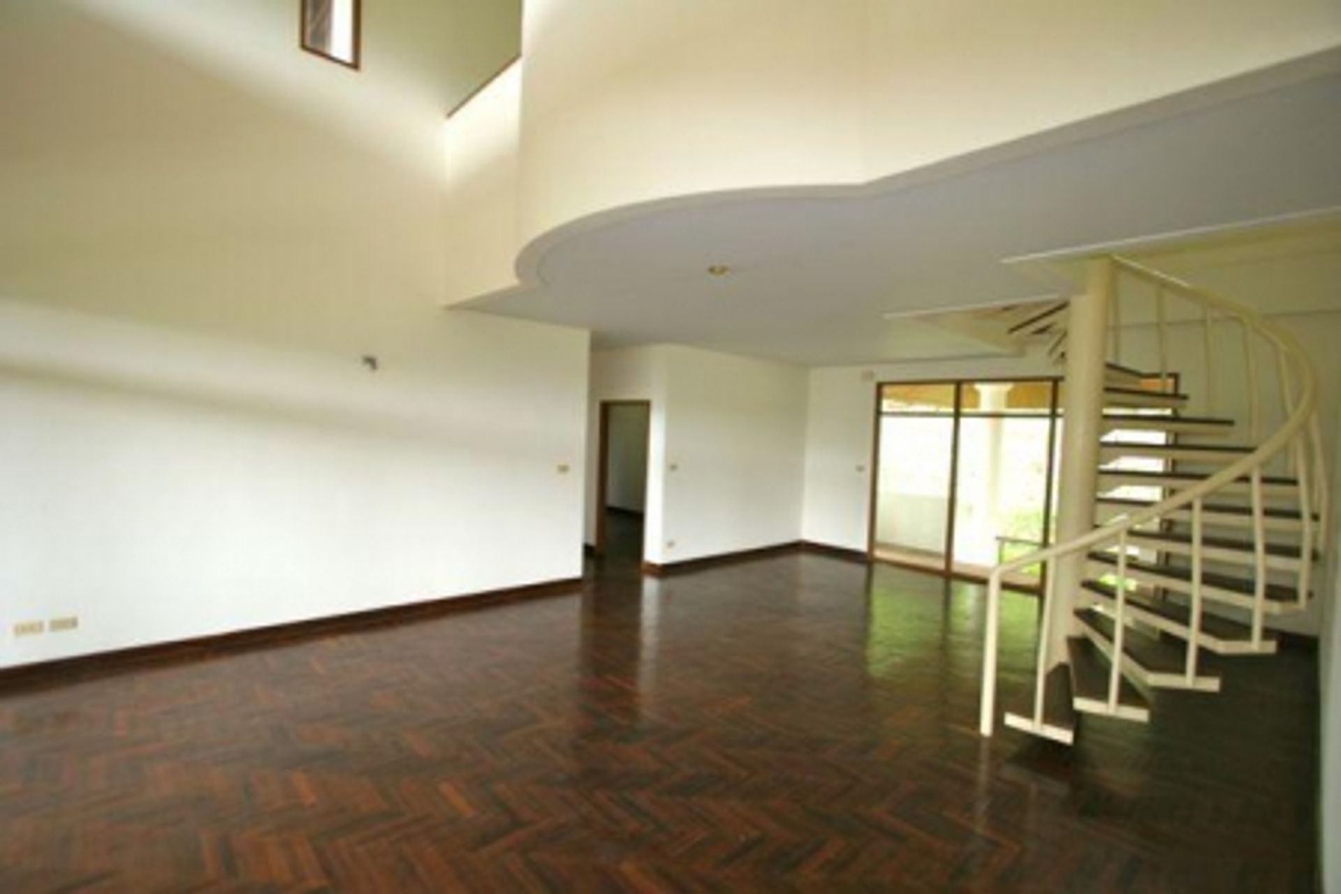 Condominium dans Ban Mai Khao, Phuket 11195658