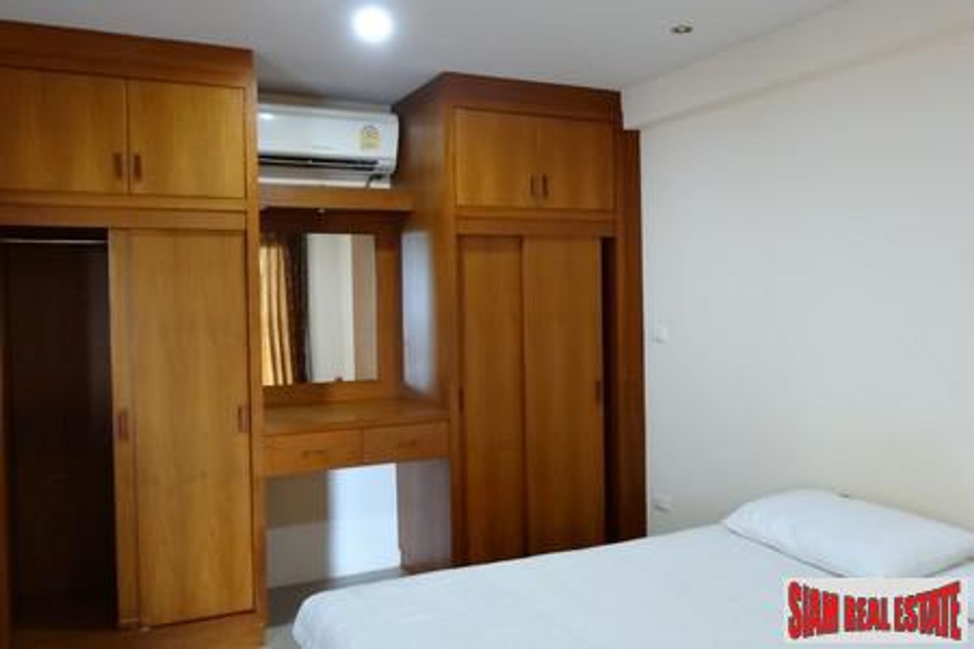 Condominio nel Divieto Bang Khonthi, Phuket 11195681