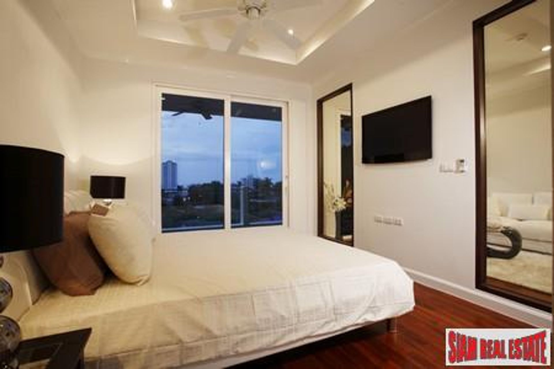 Condominium in Karon, Phuket 11195842