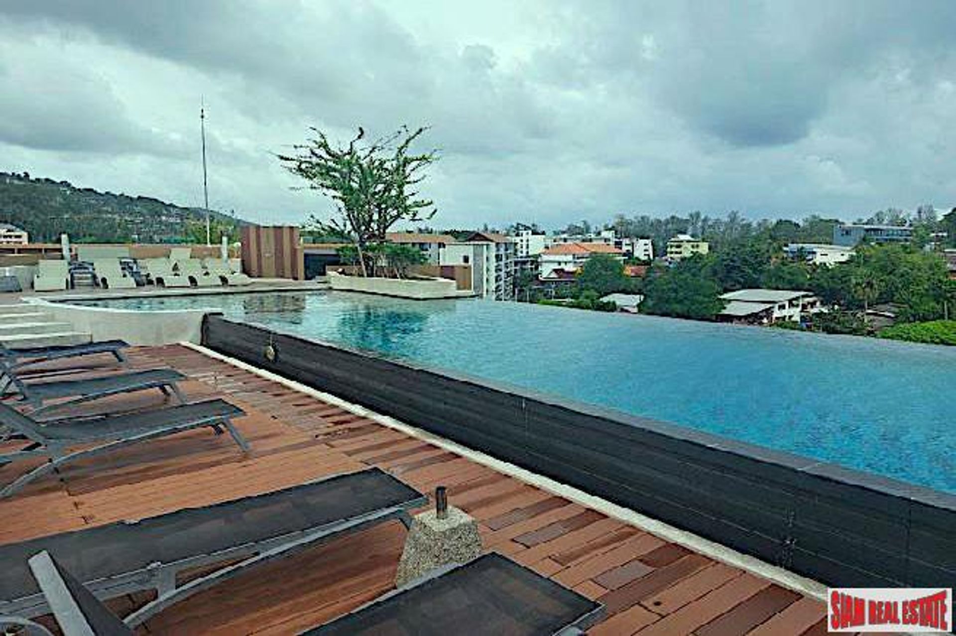 Condominium in Choeng Thale, Phuket 11195958