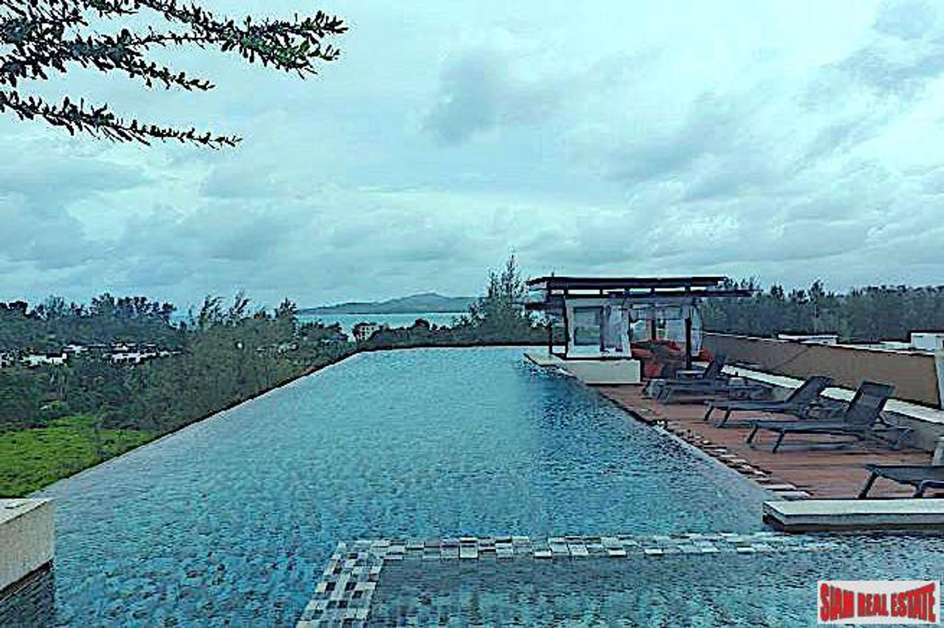 Condominium in Choeng Thale, Phuket 11195958