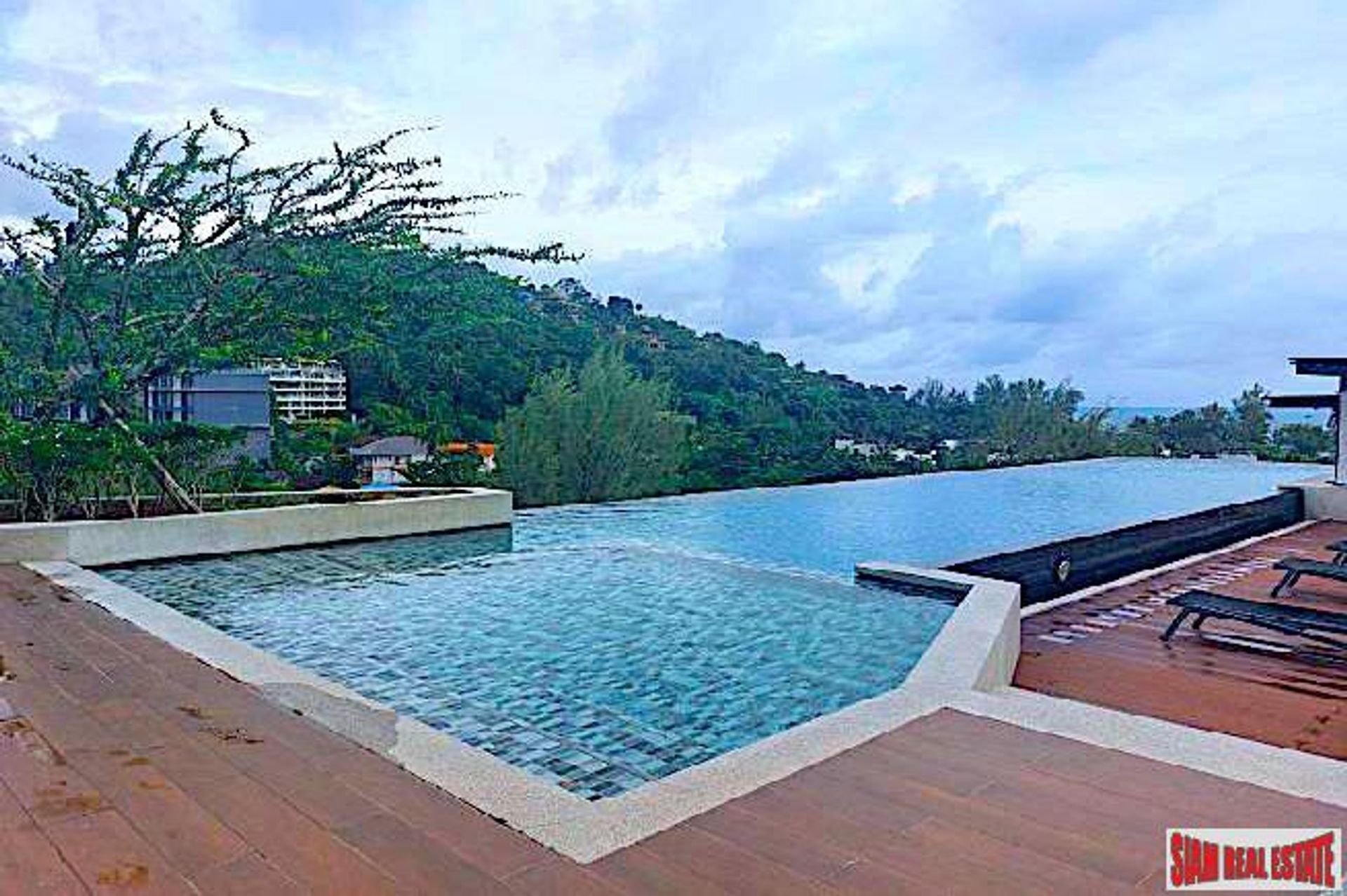 Condominium in Choeng Thale, Phuket 11195958