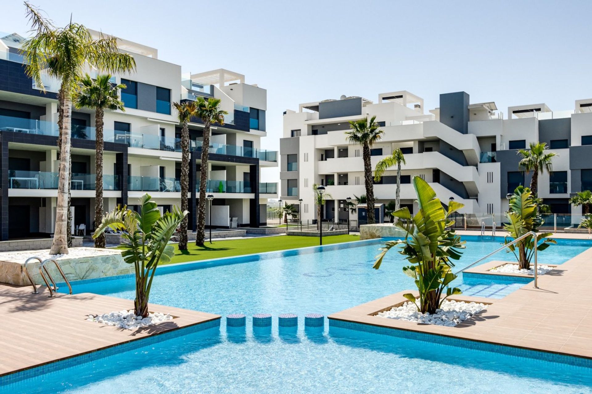 Condominium in El Raso, Comunitat Valenciana 11196624