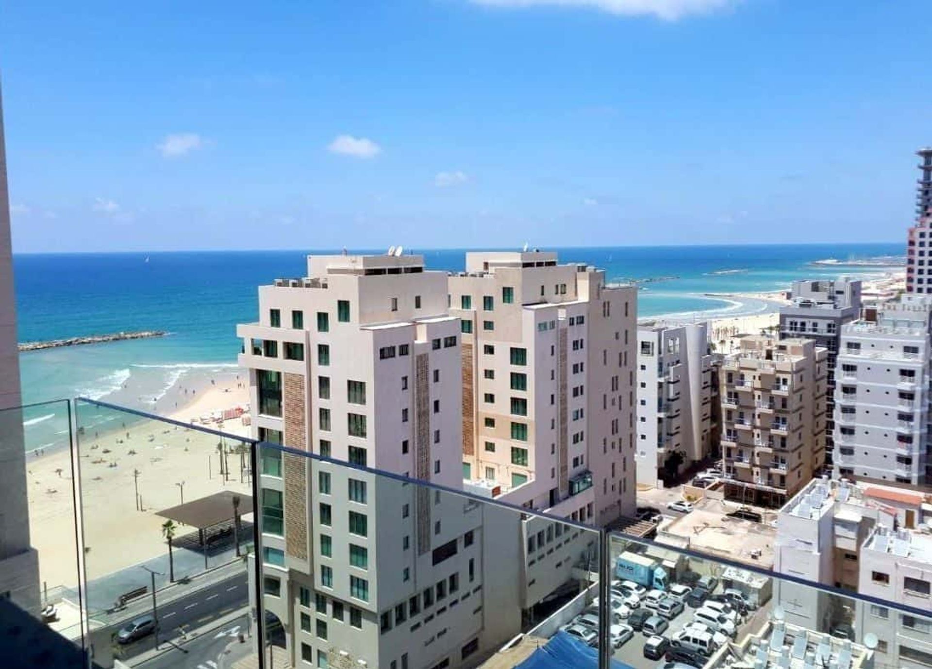 Osakehuoneisto sisään Tel Aviv-Yafo, 29 HaYarkon Street 11196678