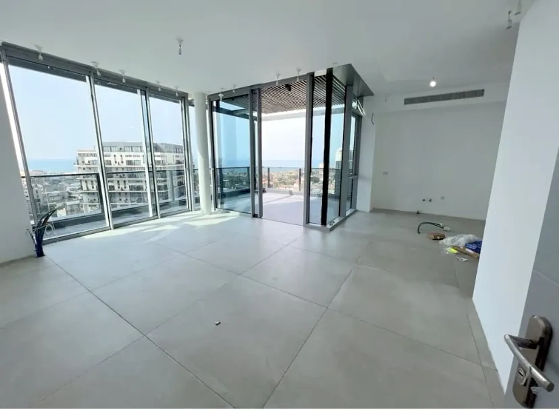 Condominium in Tel Aviv-Yafo, Kompert Street 11196711