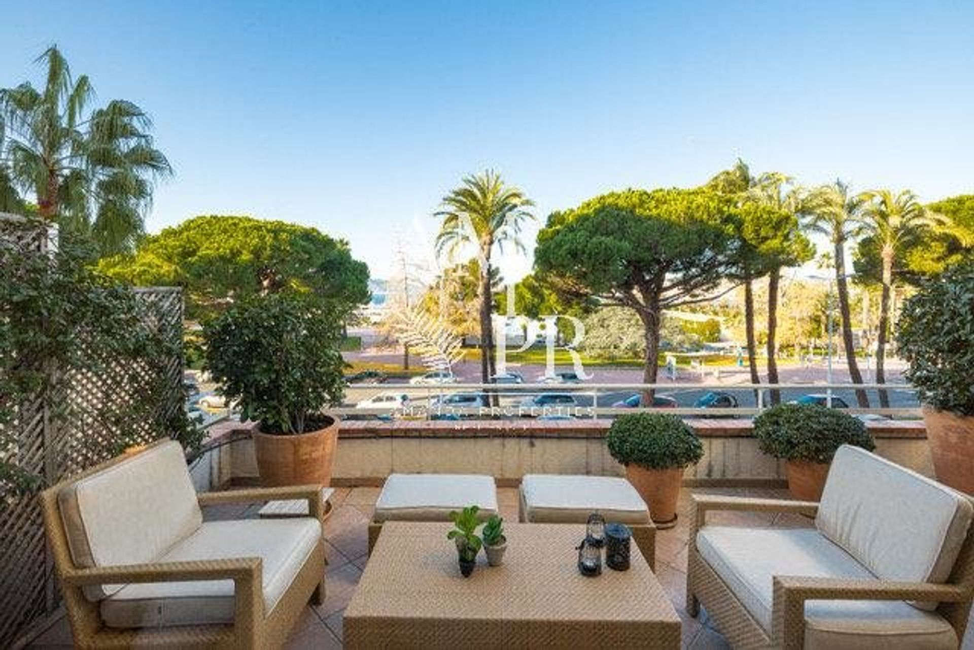 Condominium in Le Cannet, Provence-Alpes-Cote d'Azur 11196842