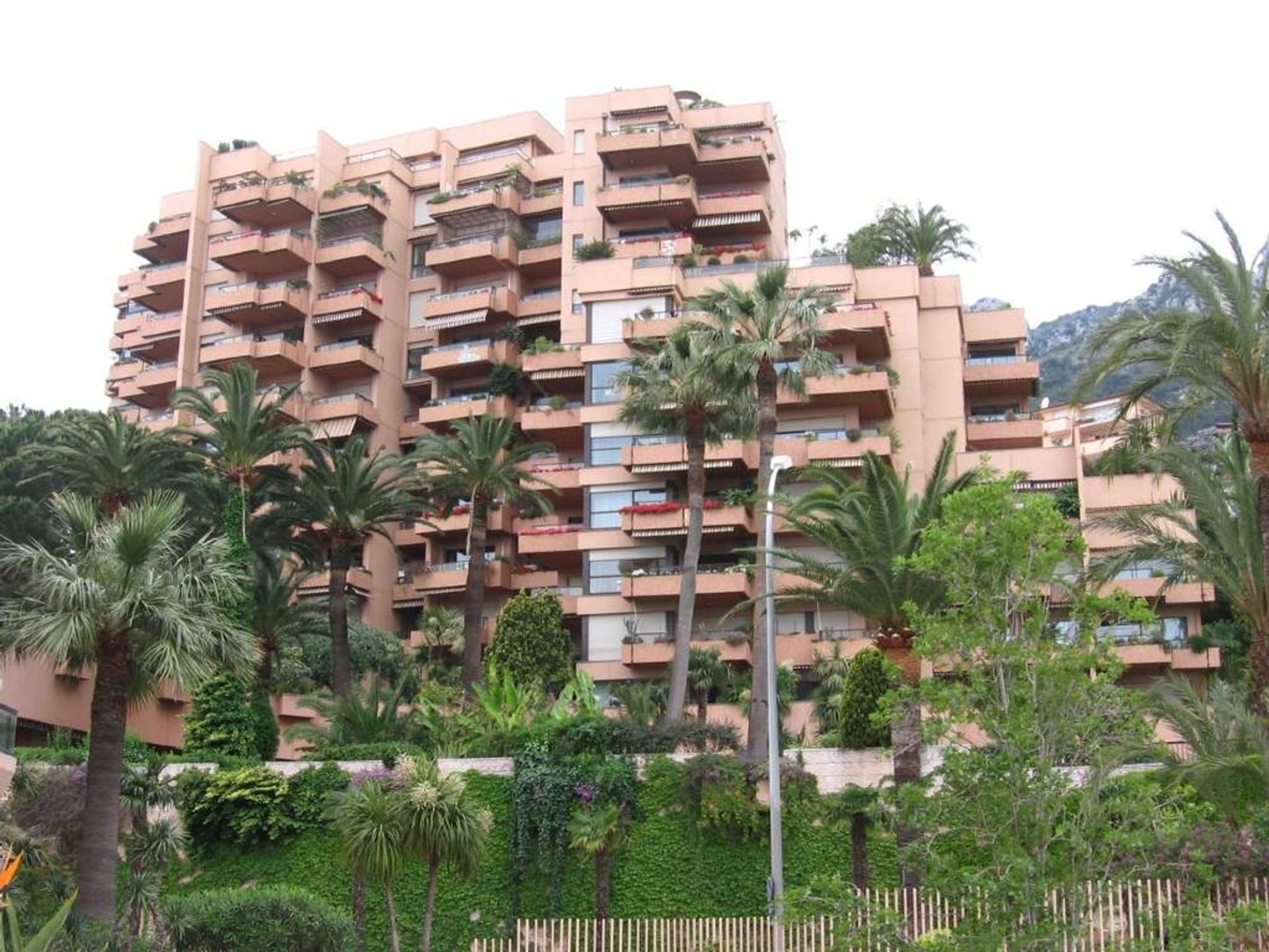 Condominium in Beausoleil, Provence-Alpes-Cote d'Azur 11196872