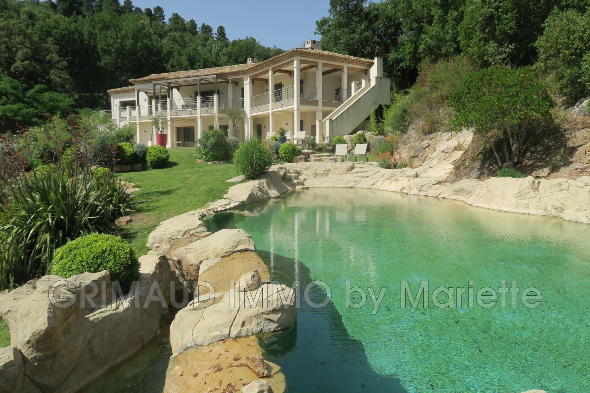 Casa nel La Garde-Freinet, Provence-Alpes-Côte d'Azur 11197039