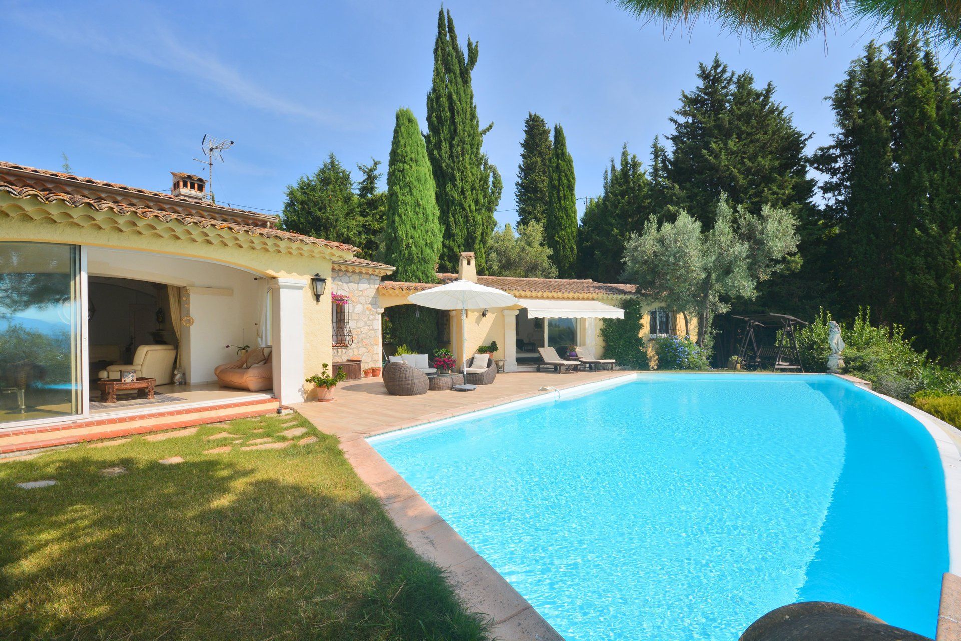 rumah dalam Mouans-Sartoux, Provence-Alpes-Côte d'Azur 11197214