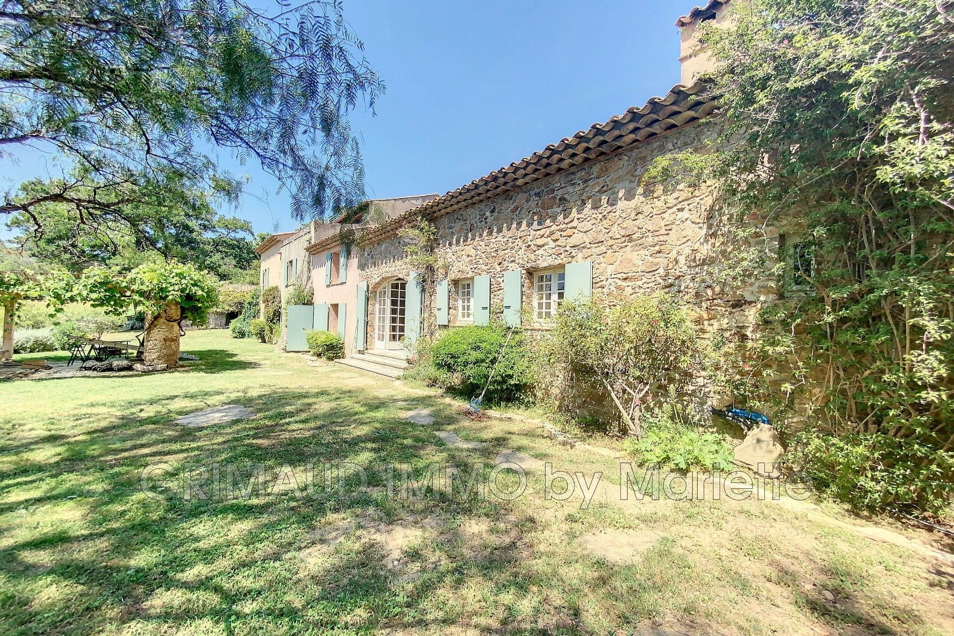 Hus i Grimaud, Provence-Alpes-Cote d'Azur 11197289