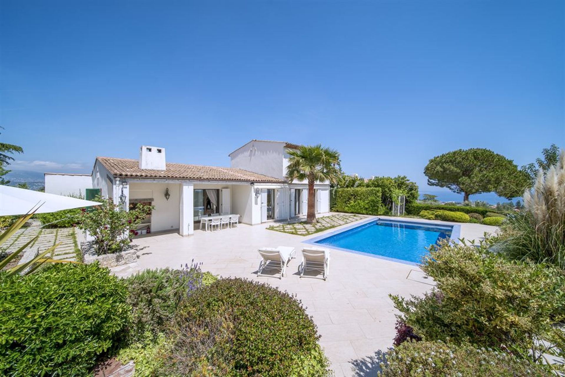 Rumah di Villeneuve-Loubet, Provence-Alpes-Cote d'Azur 11197327