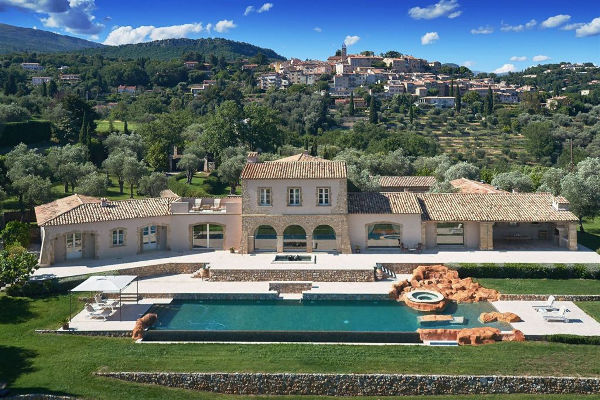 casa en Chateauneuf-Grasse, Provence-Alpes-Cote d'Azur 11197400