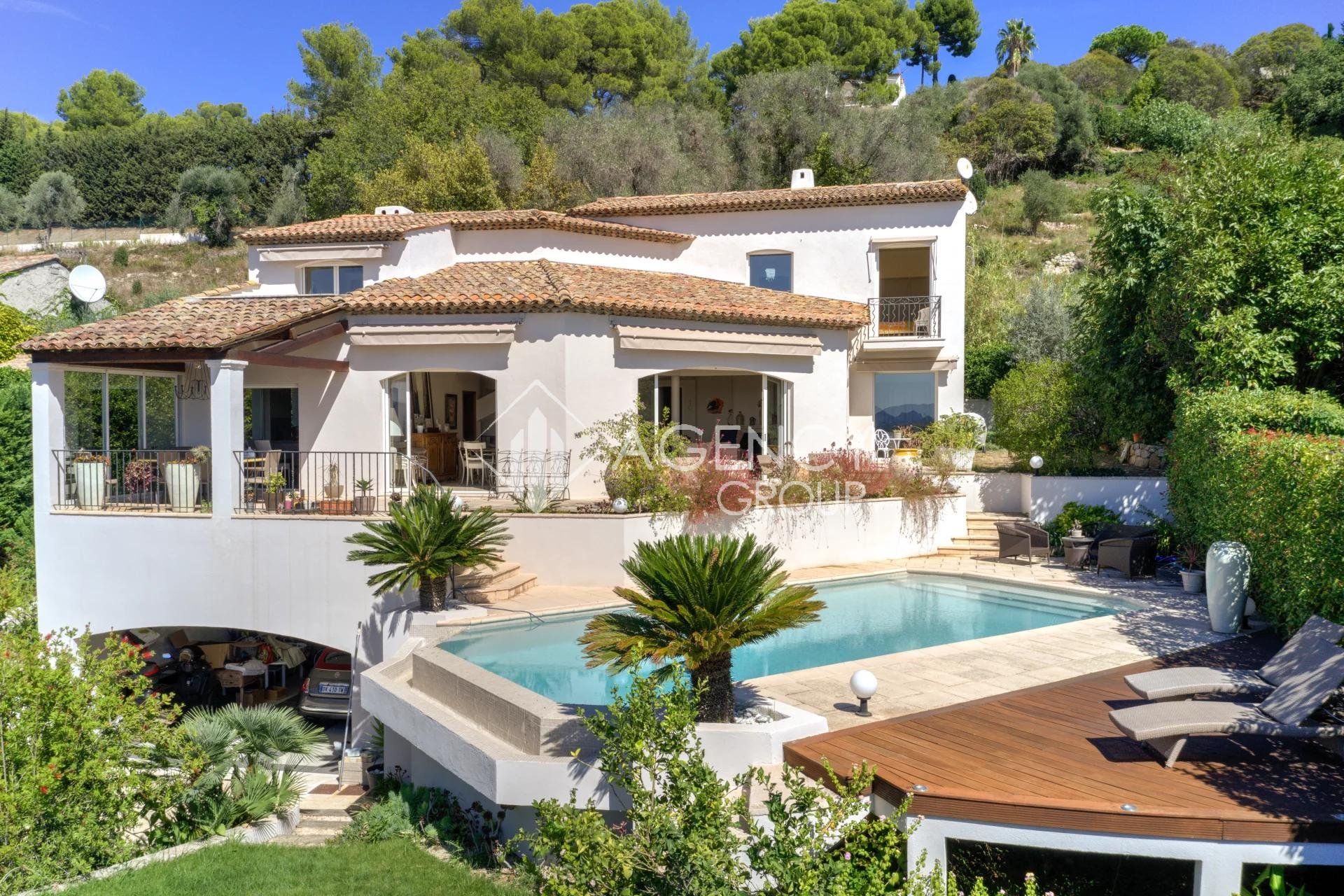 σπίτι σε Mougins, Provence-Alpes-Côte d'Azur 11197505