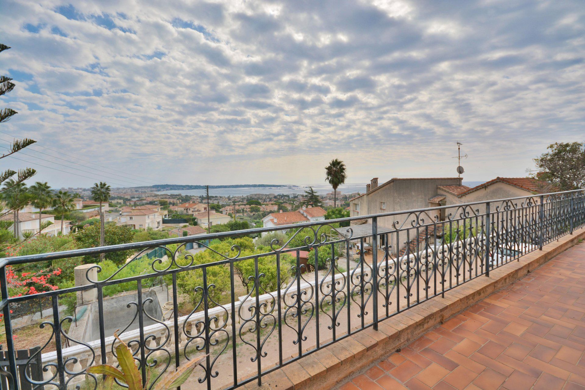 Huis in Golfe-Juan, Provence-Alpes-Côte d'Azur 11197506