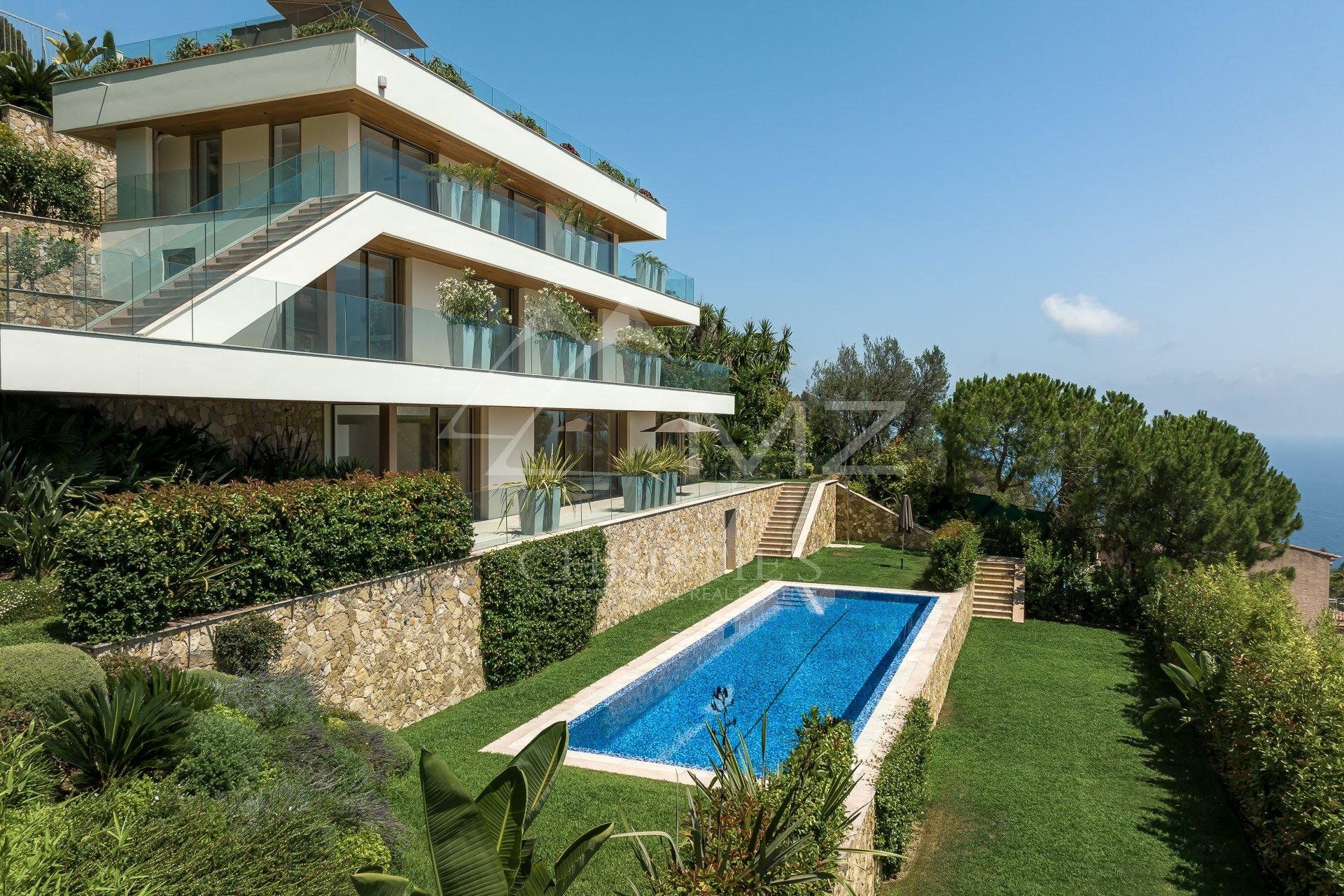 rumah dalam Roquebrune, Provence-Alpes-Côte d'Azur 11197660