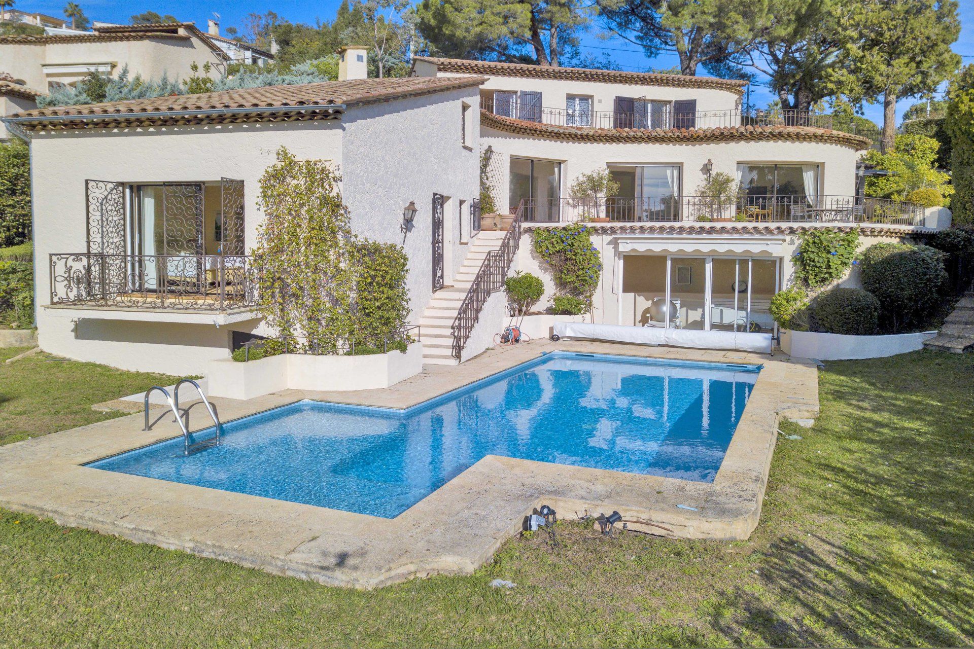 Rumah di Mandelieu-La Napoule, Provence-Alpes-Côte d'Azur 11197992