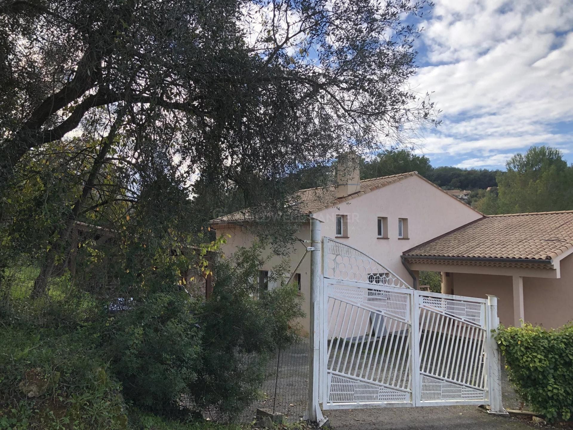 rumah dalam Vallauris, Provence-Alpes-Côte d'Azur 11198017