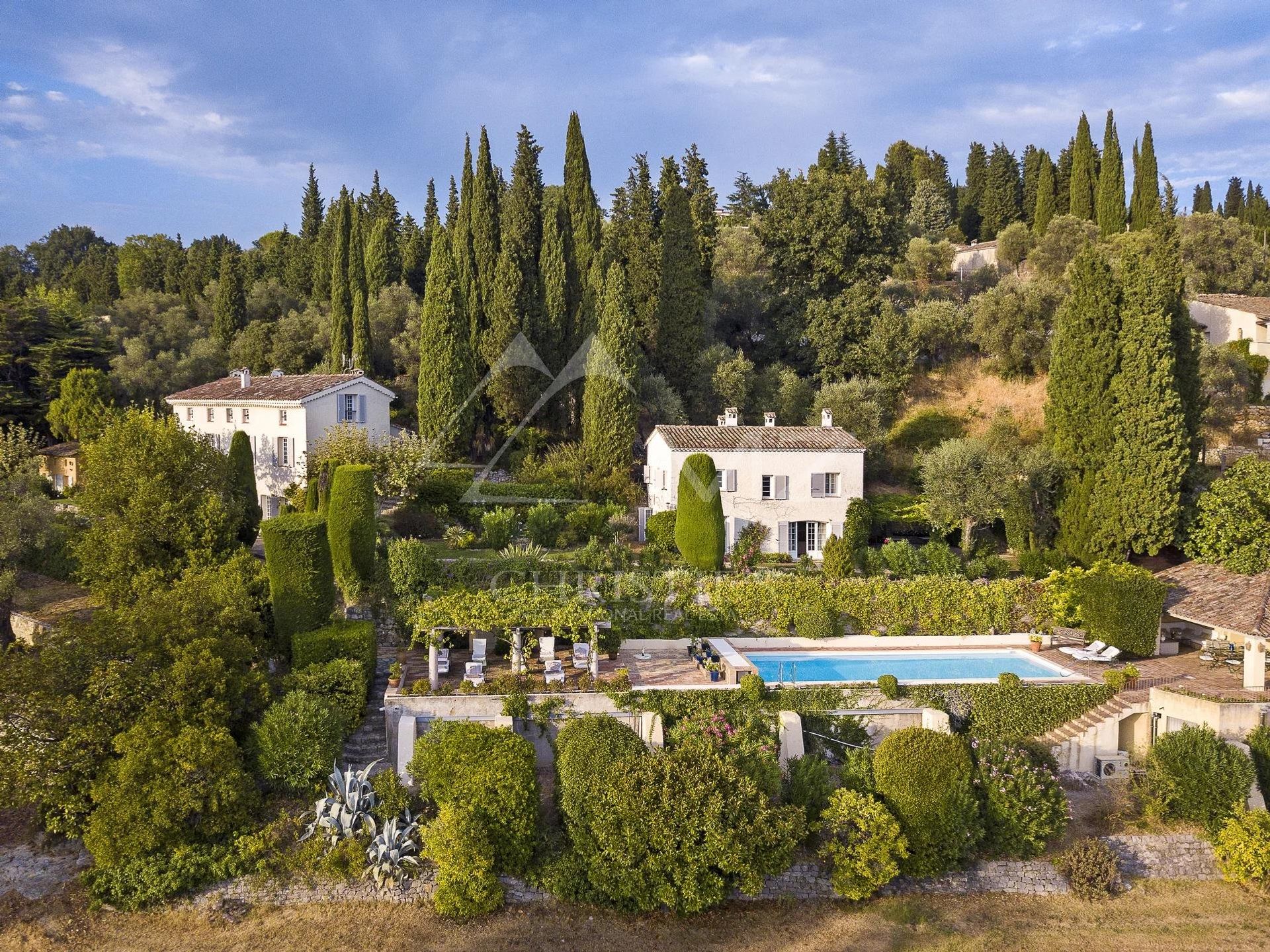 بيت في Saint-Jacques, Provence-Alpes-Cote d'Azur 11198048