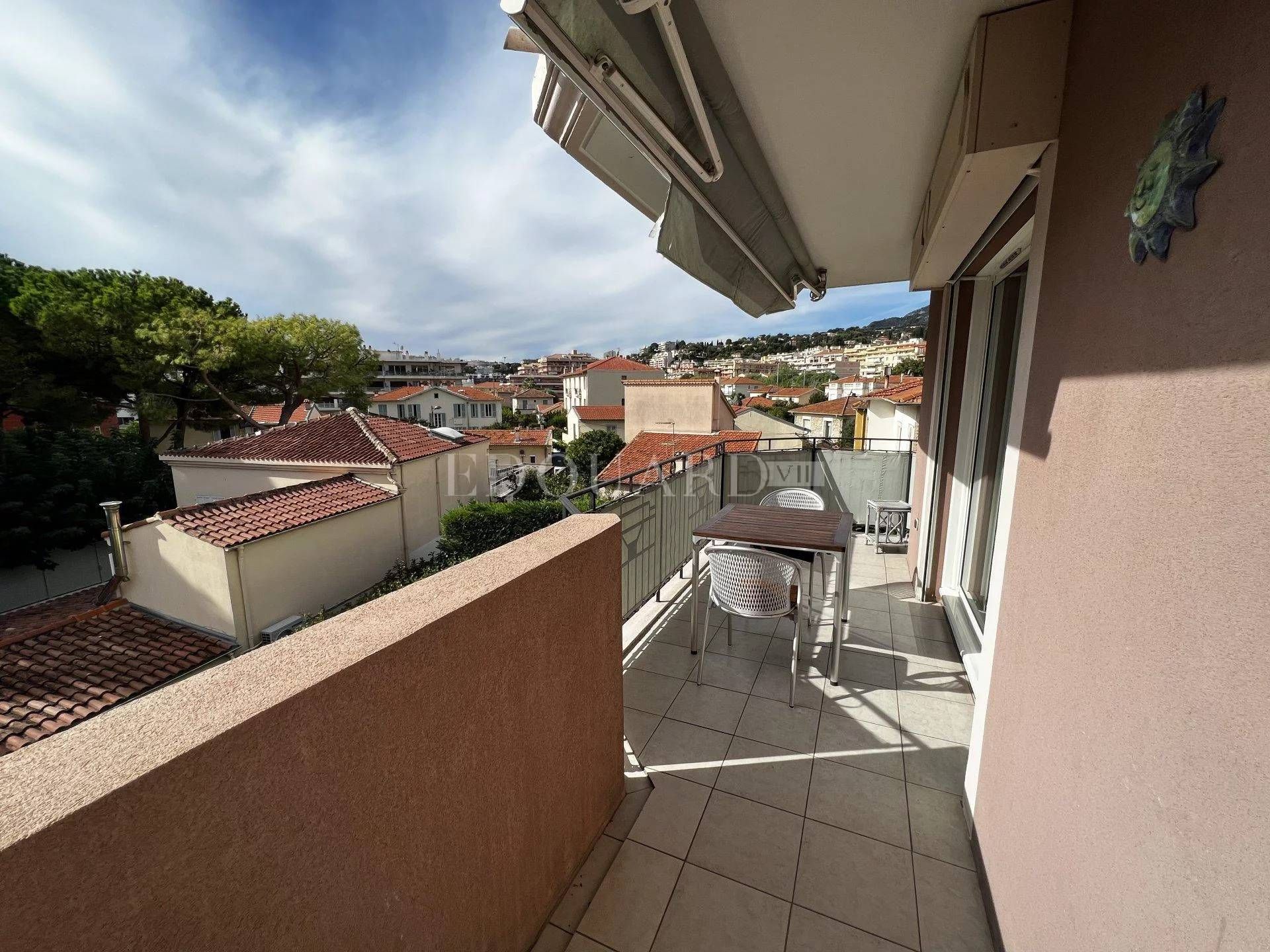 Condominio nel Roquebrune-Cap-Martin, Provence-Alpes-Côte d'Azur 11201273