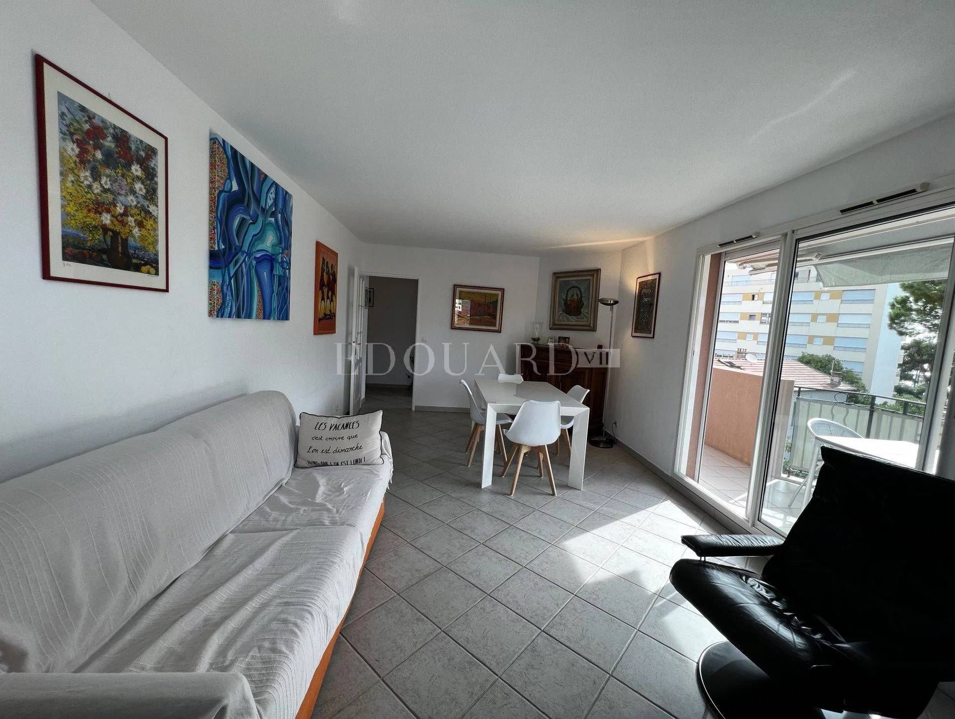 Condominio nel Roquebrune-Cap-Martin, Provence-Alpes-Côte d'Azur 11201273