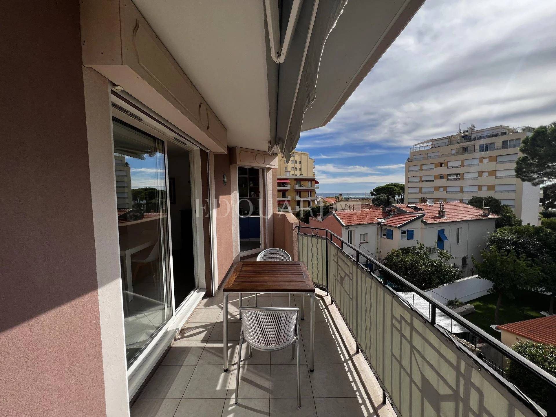 Condominio nel Roquebrune-Cap-Martin, Provence-Alpes-Côte d'Azur 11201273