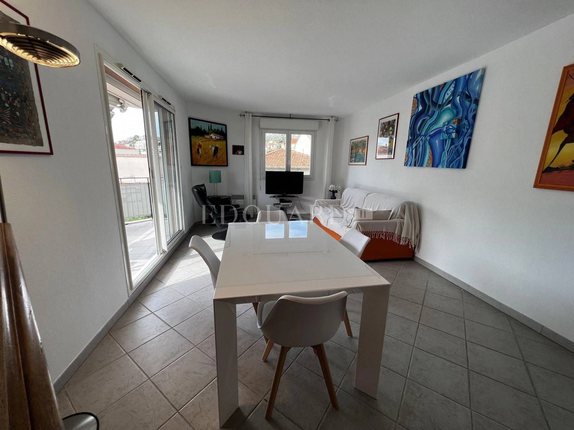 Condominium dans Roquebrune, Provence-Alpes-Côte d'Azur 11201273