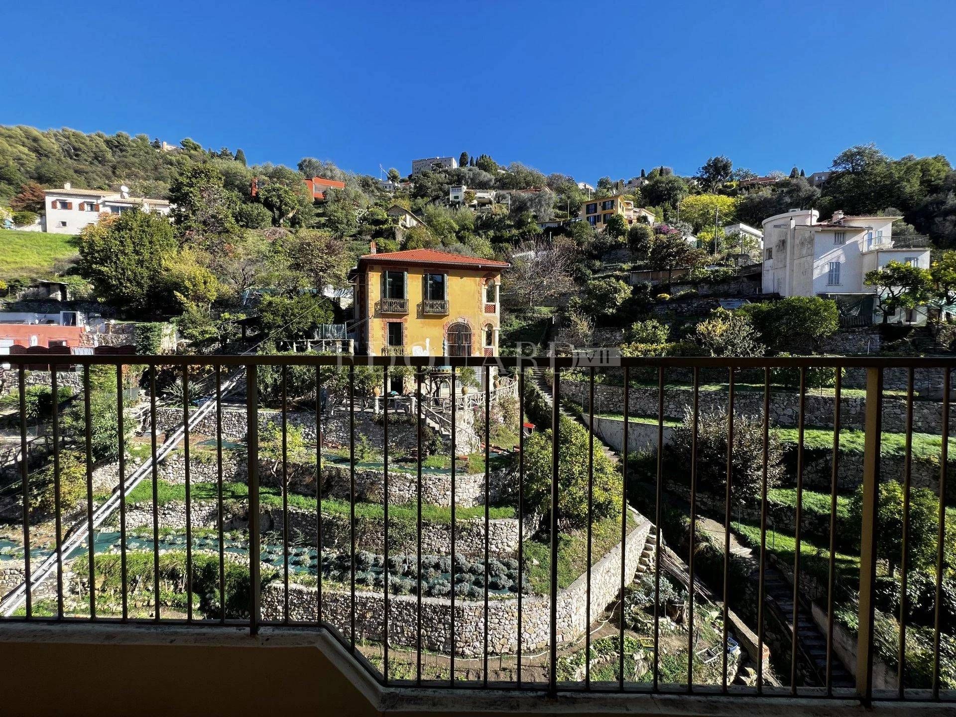 Condominium in Menton, Provence-Alpes-Côte d'Azur 11201286